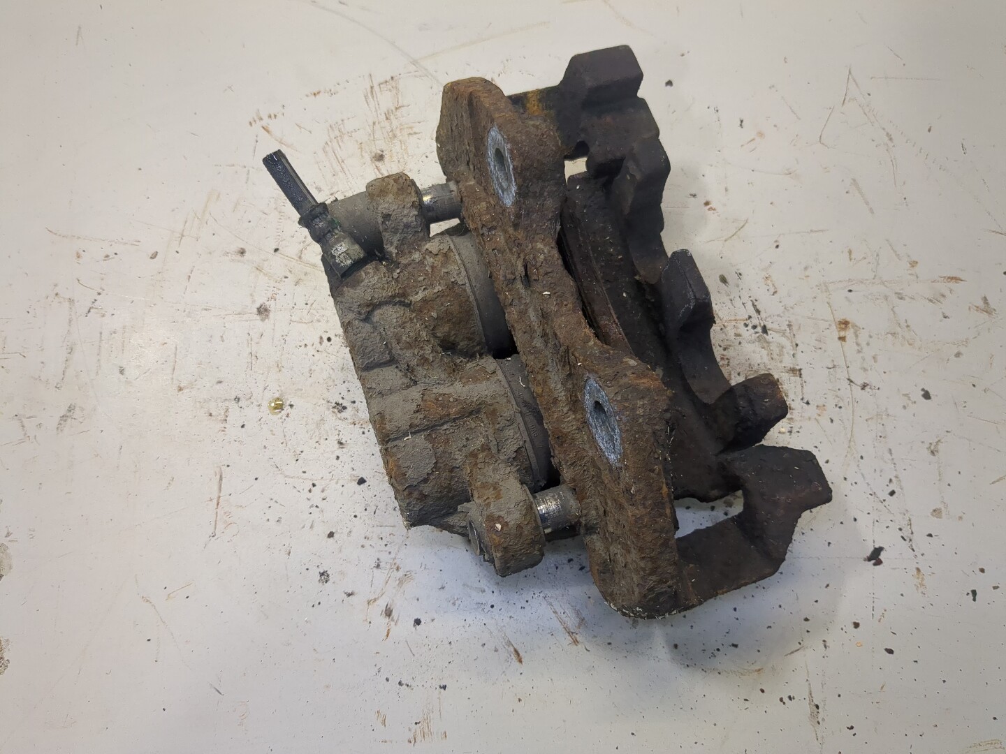 Суппорт передний левый