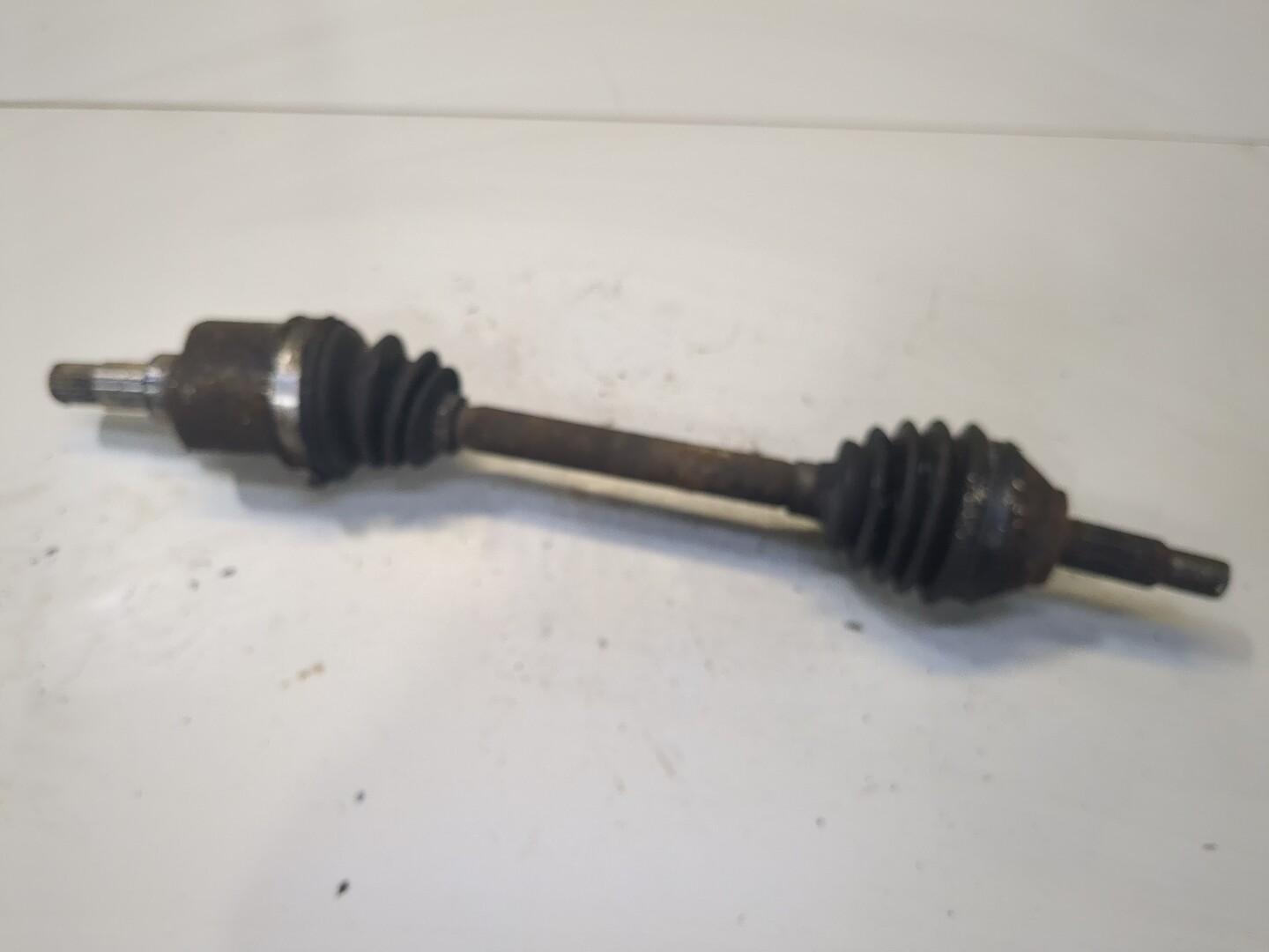 Полуось передняя левая