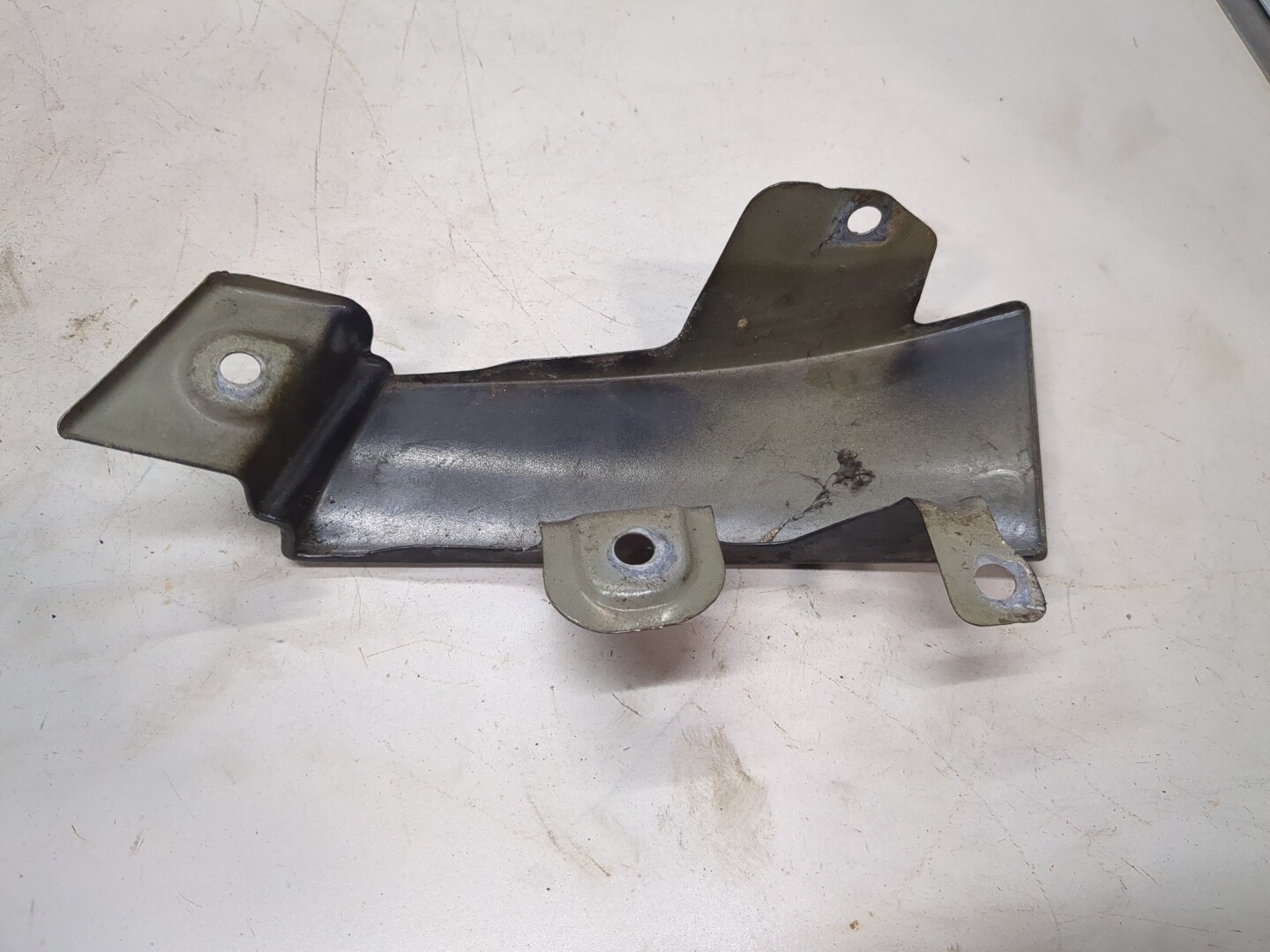 Планка под фонарь левая