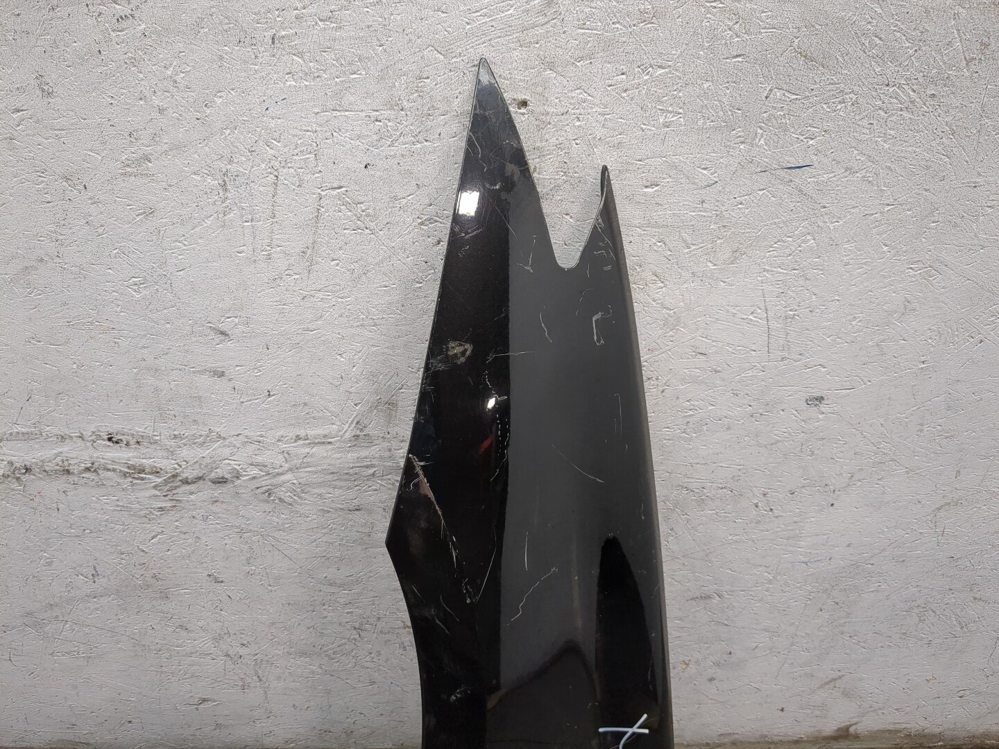 Крыло переднее левое