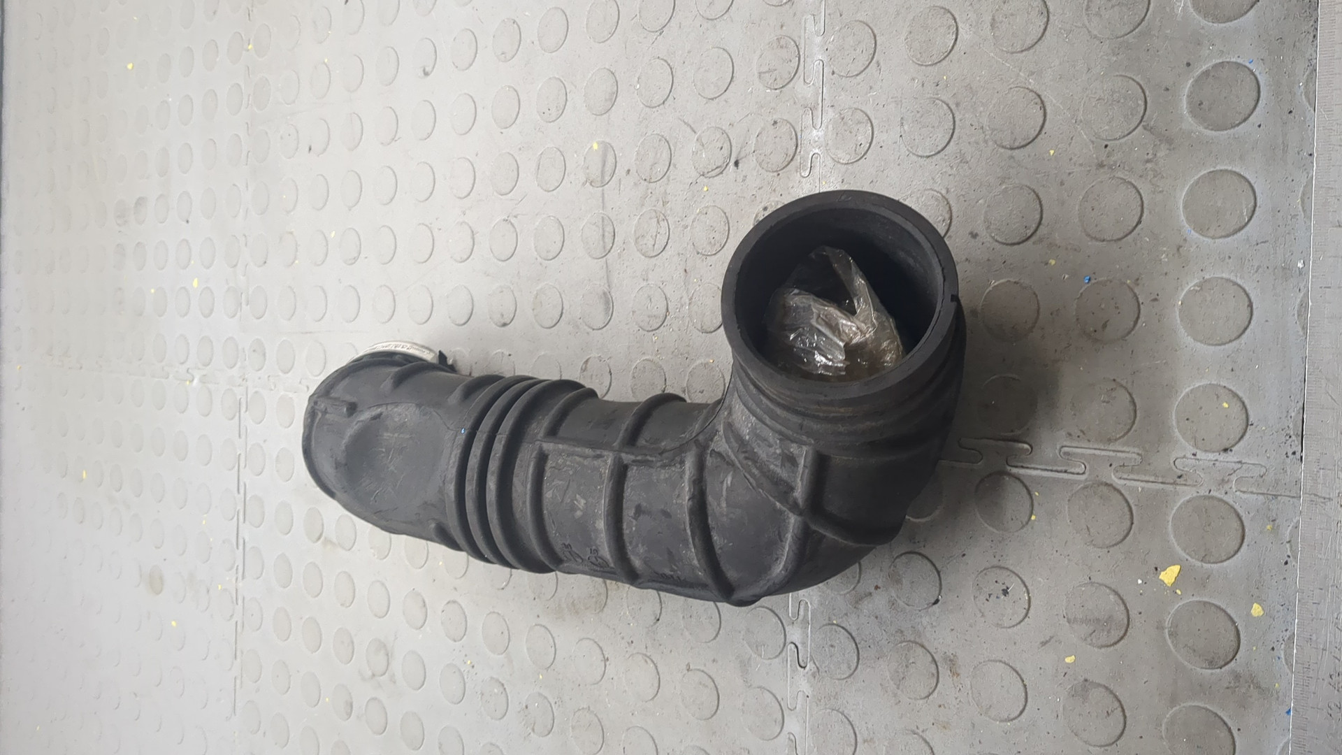 Патрубок воздушного фильтра