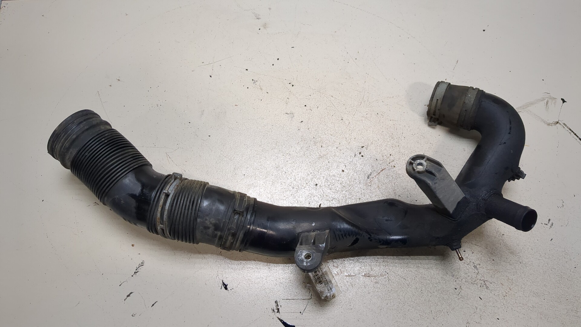 Патрубок воздушного фильтра