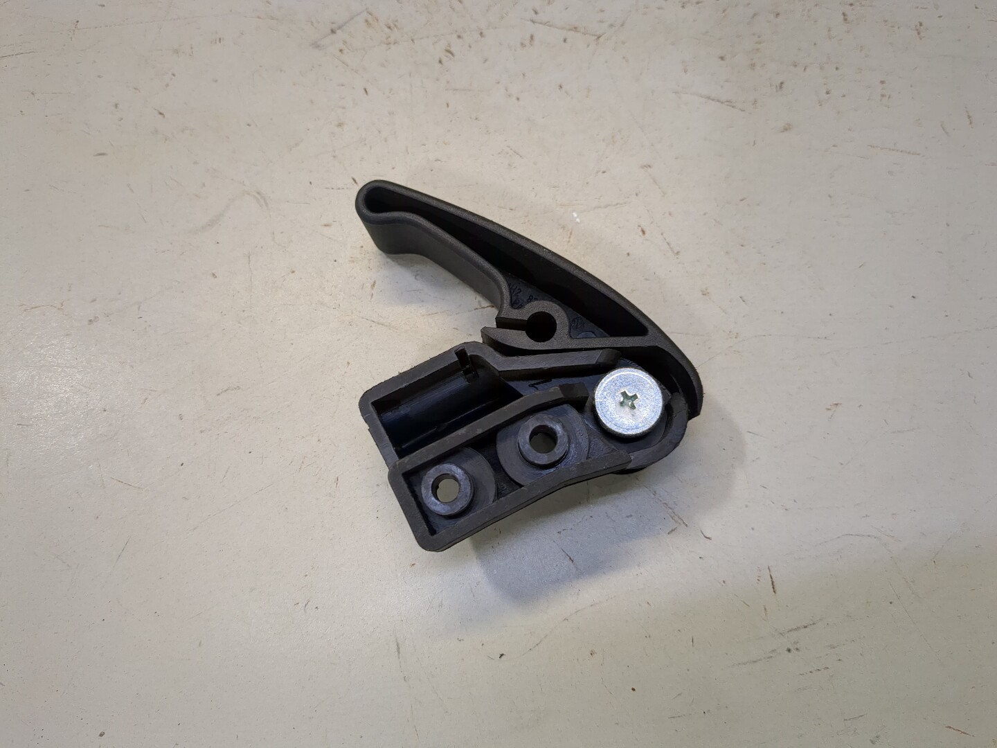 Ручка открывания капота