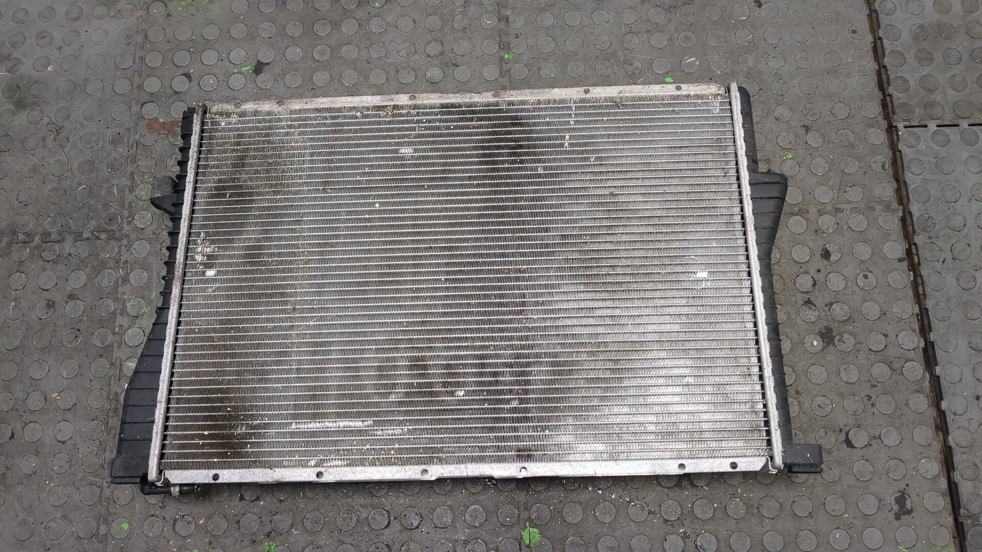 Радиатор охлаждения двигателя основной