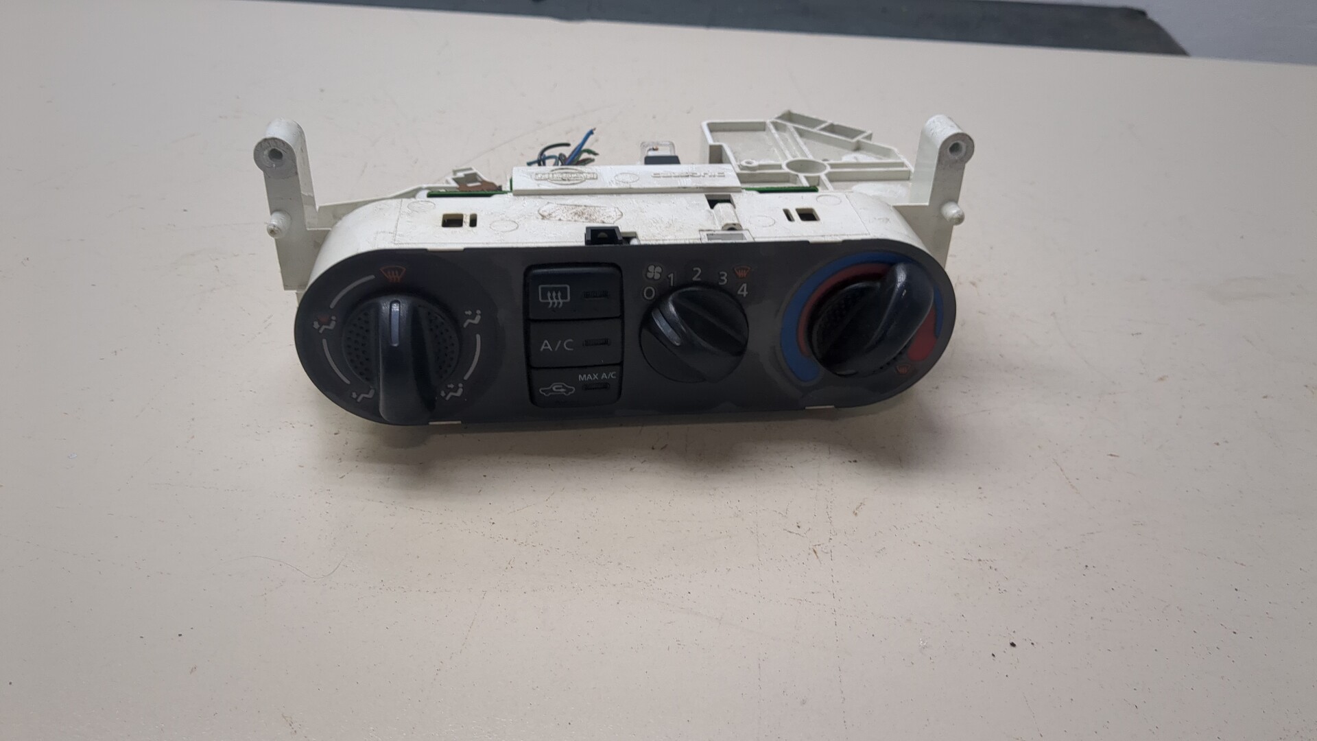 Переключатель отопителя для Almera N16 2000-2006