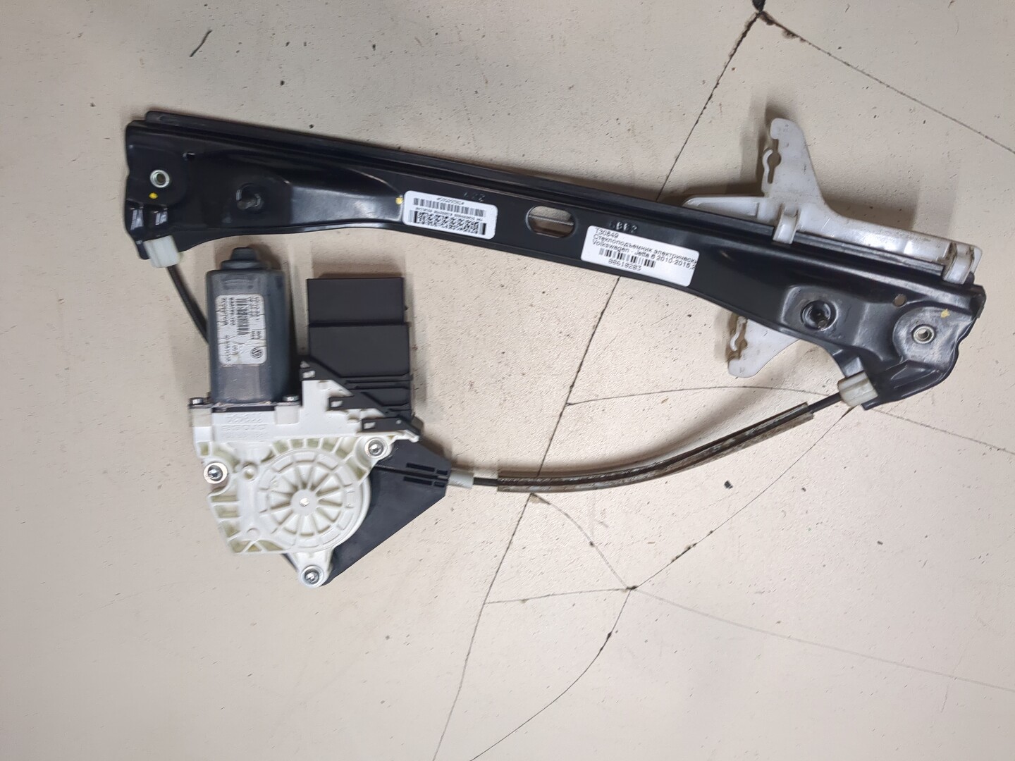 Стеклоподъемник электр. задний правый