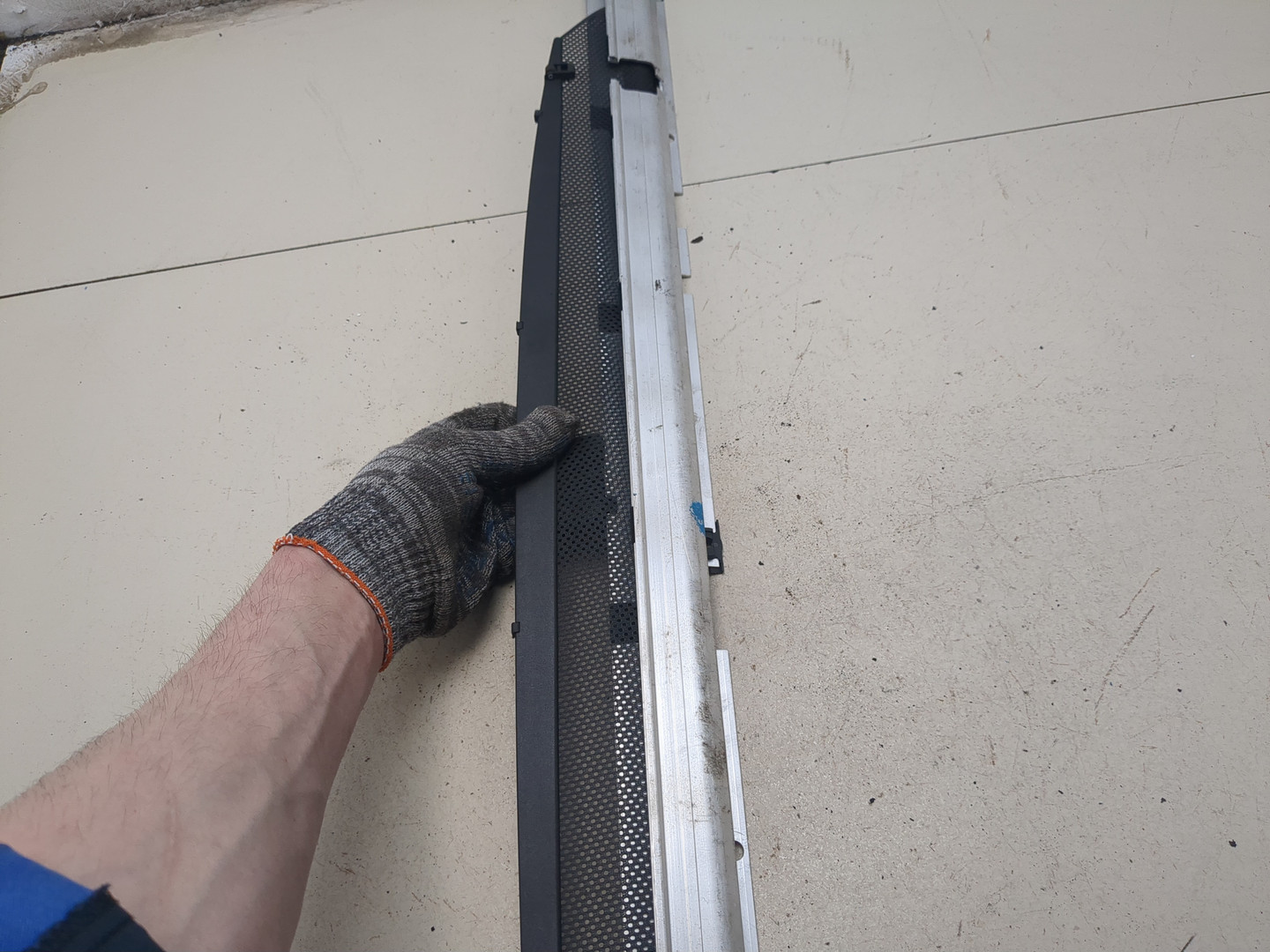 Шторка солнцезащитная