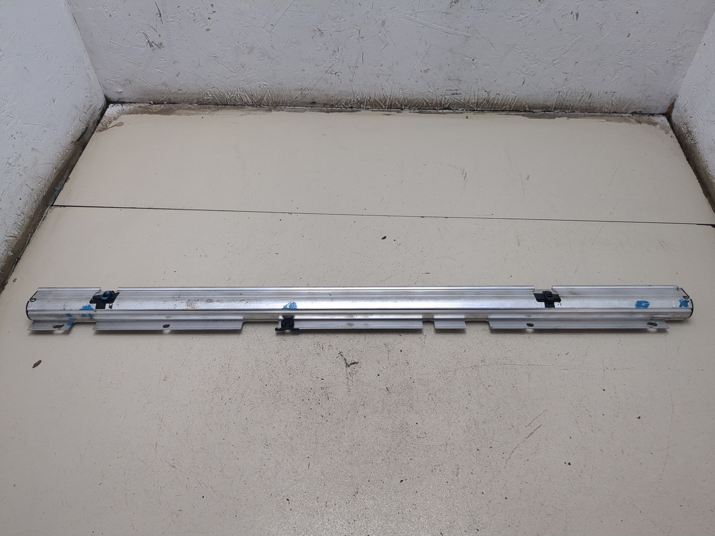 Шторка солнцезащитная