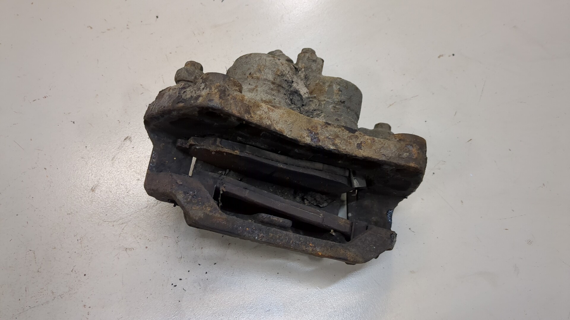 Суппорт передний правый