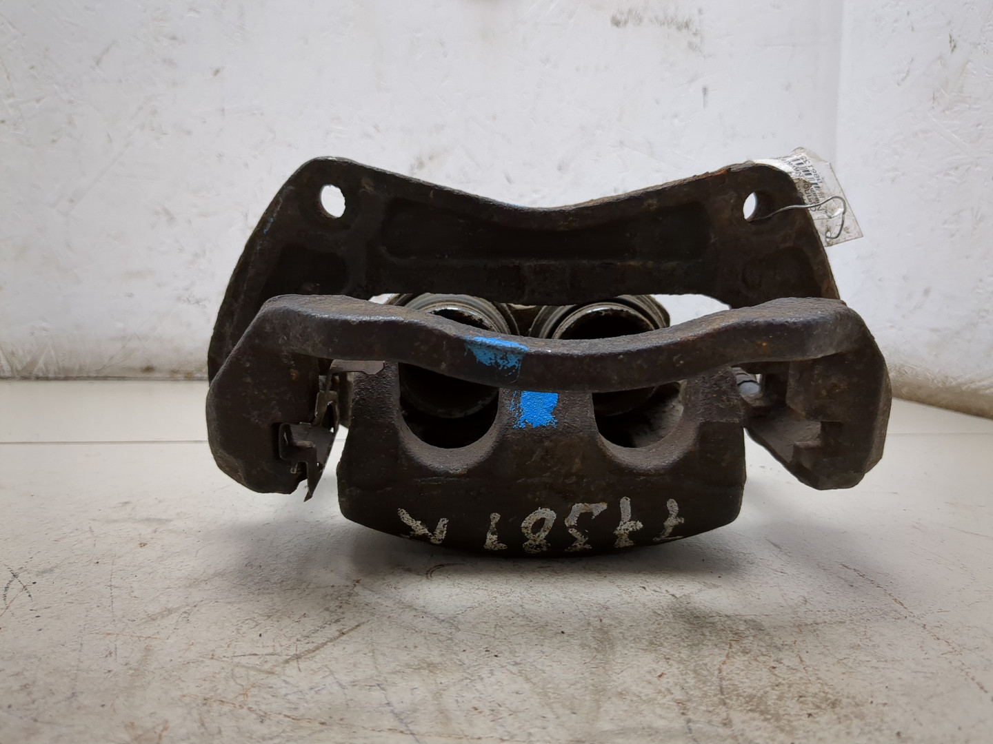 Суппорт передний правый