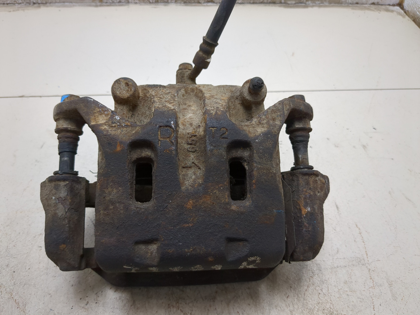 Суппорт передний правый