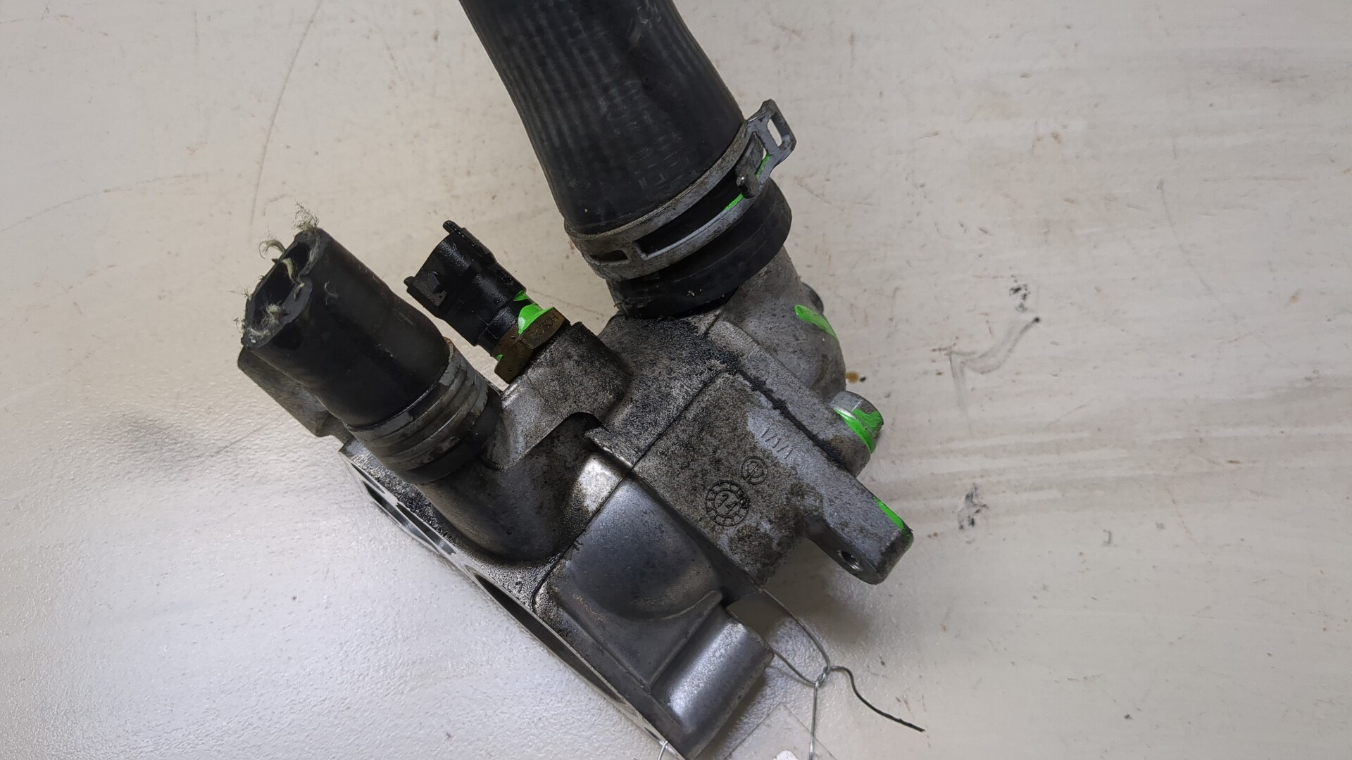 AP-0013885833 AP-0013885833