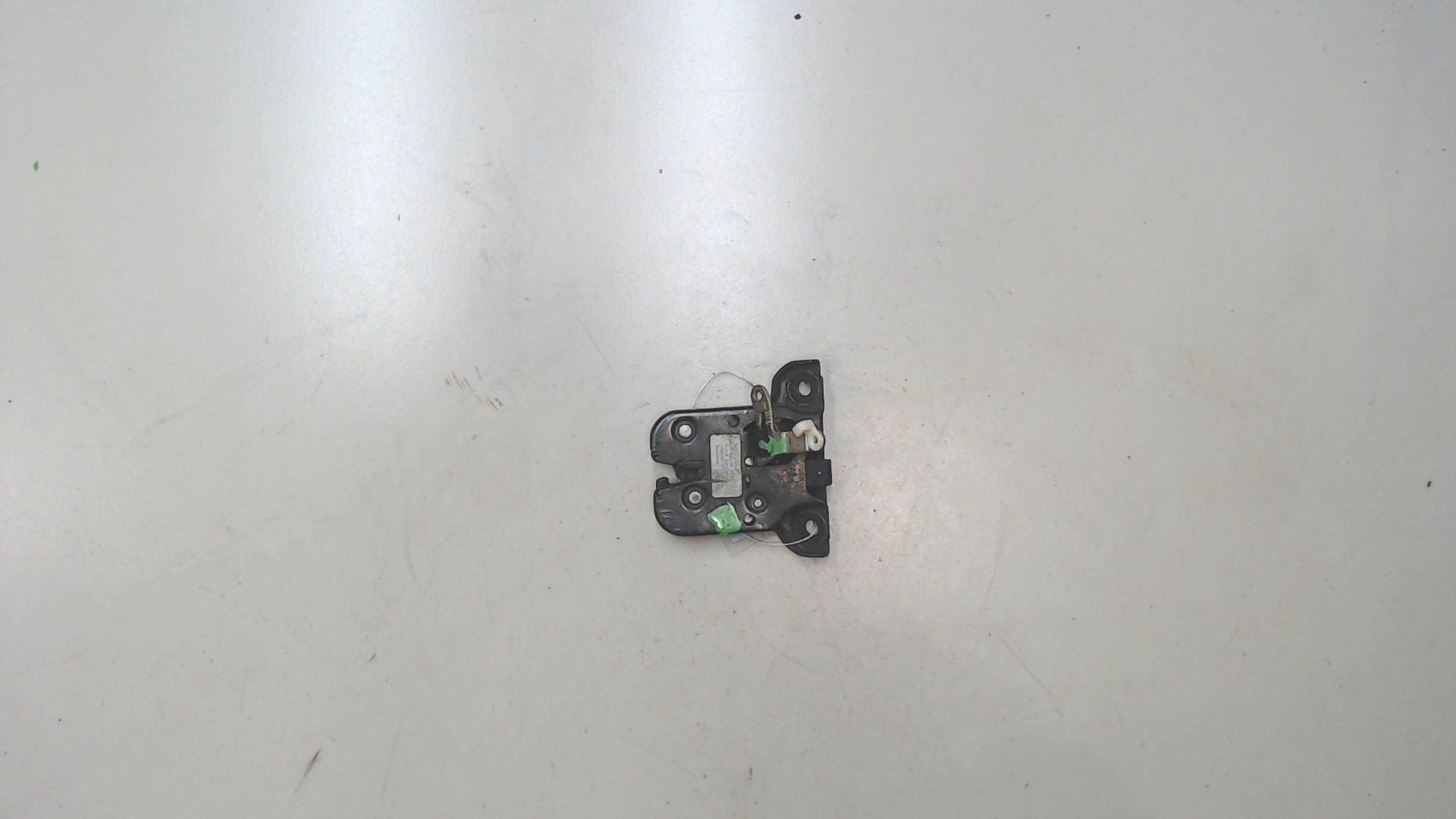 Замок багажника