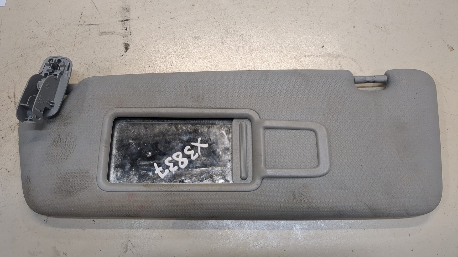 Козырек солнцезащитный