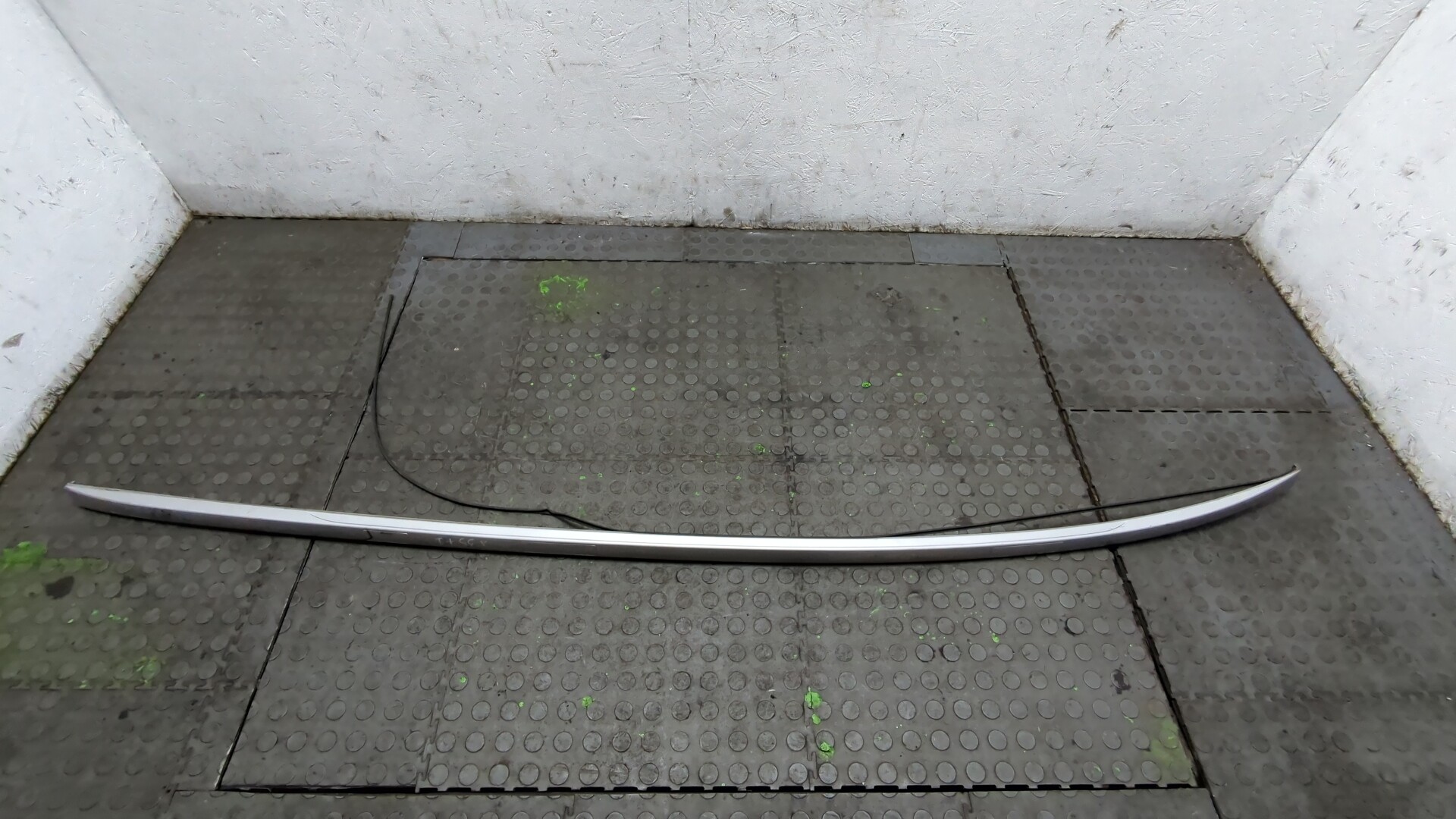 Молдинг крыши правый