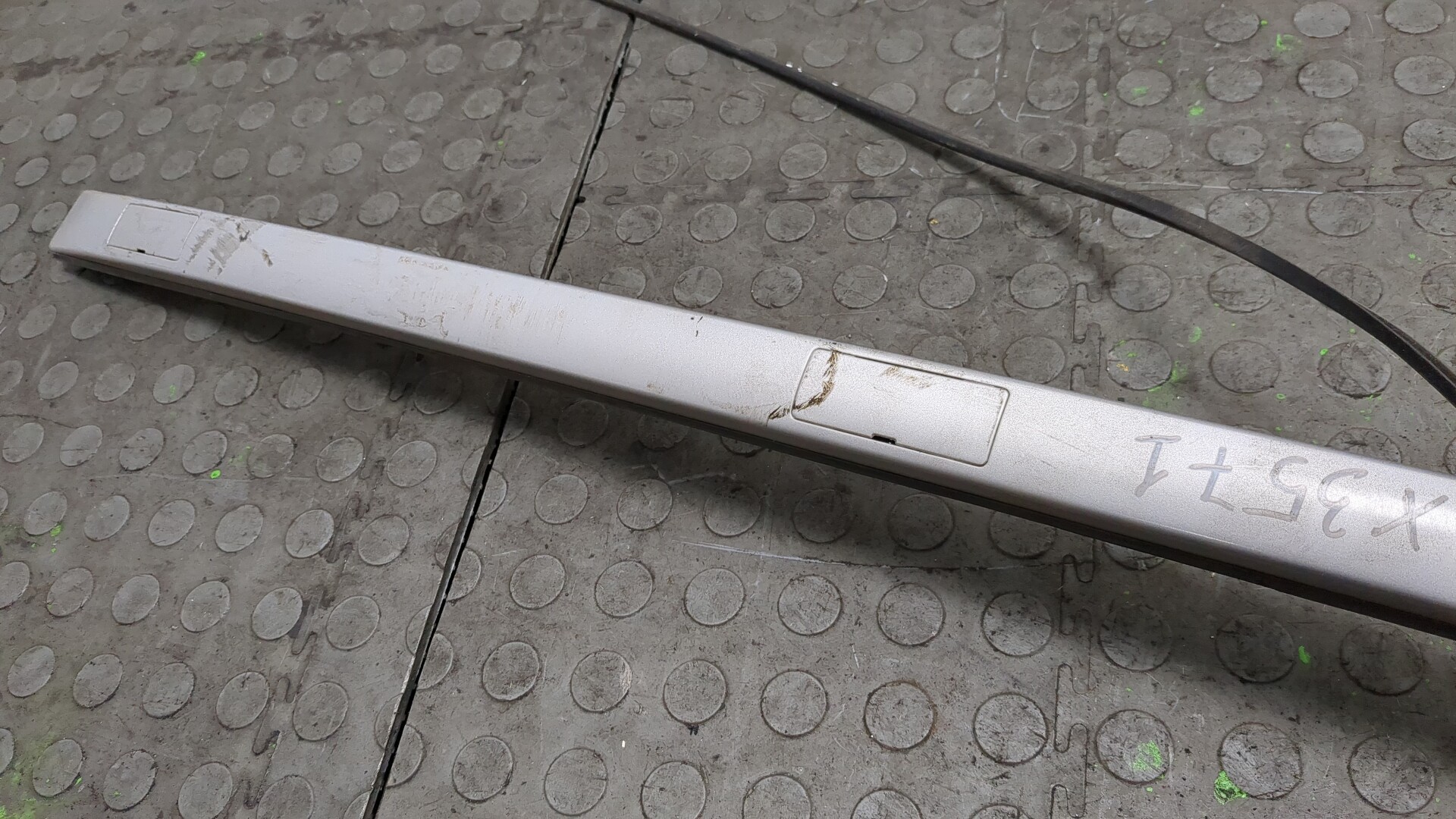 Молдинг крыши правый