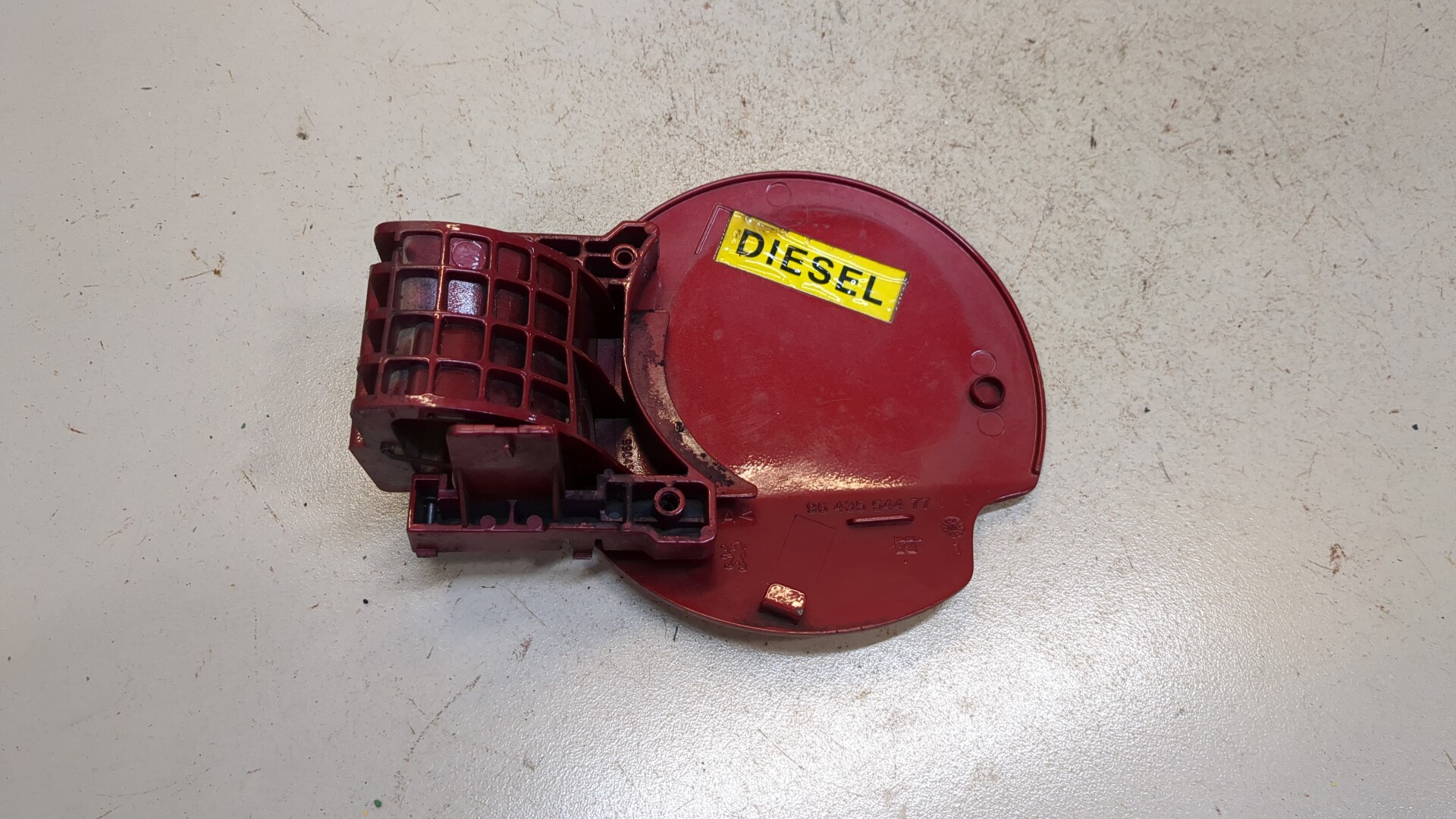 Лючок бензобака