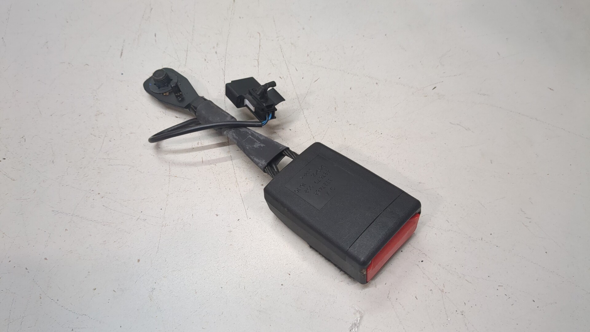 Ответная часть ремня безопасности