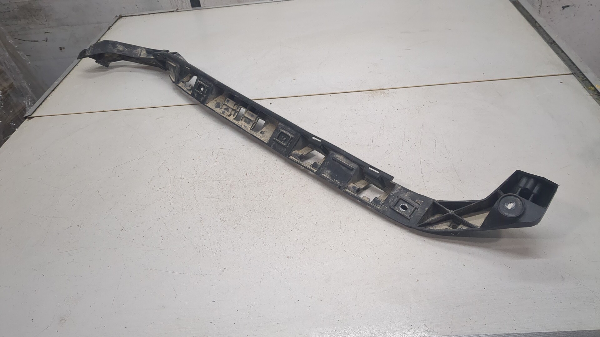 Кронштейн заднего бампера