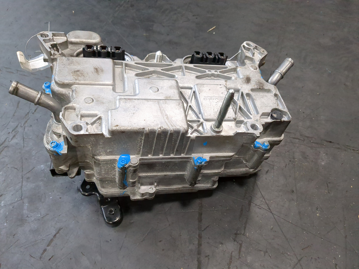 Преобразователь напряжения (адаптер)