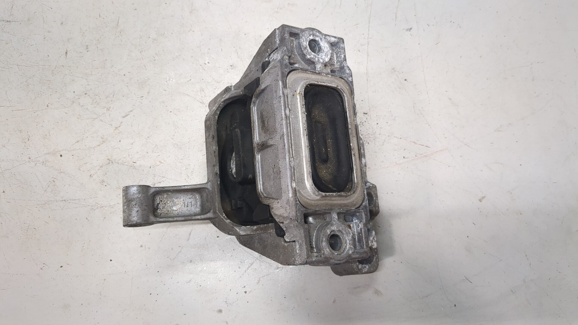 Опора двигателя