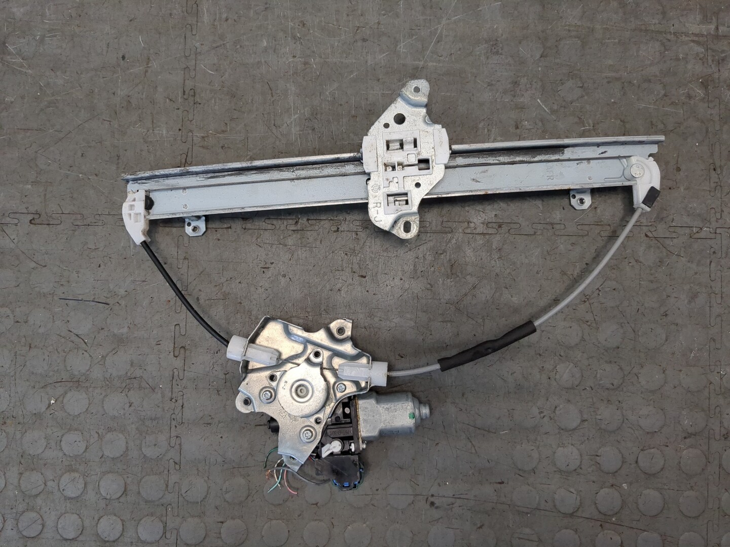 Стеклоподъемник электр. передний правый