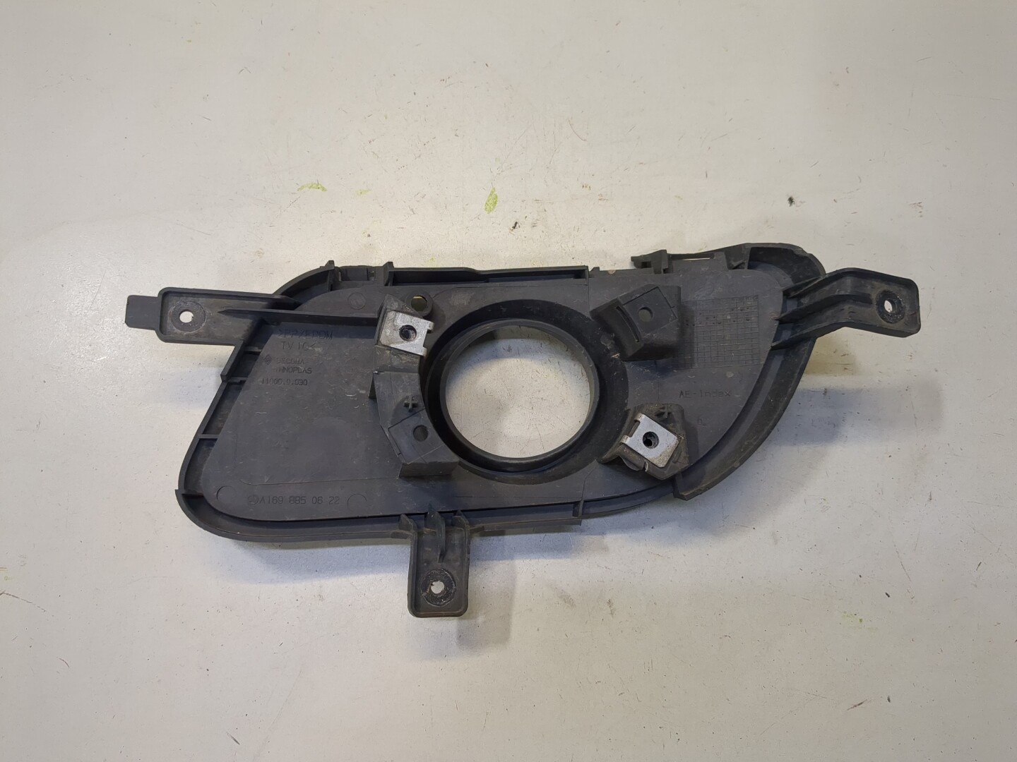 Решетка в бампер правая