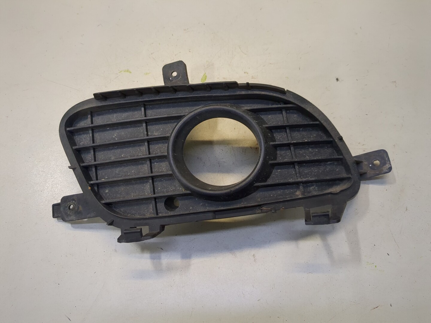 Решетка в бампер правая