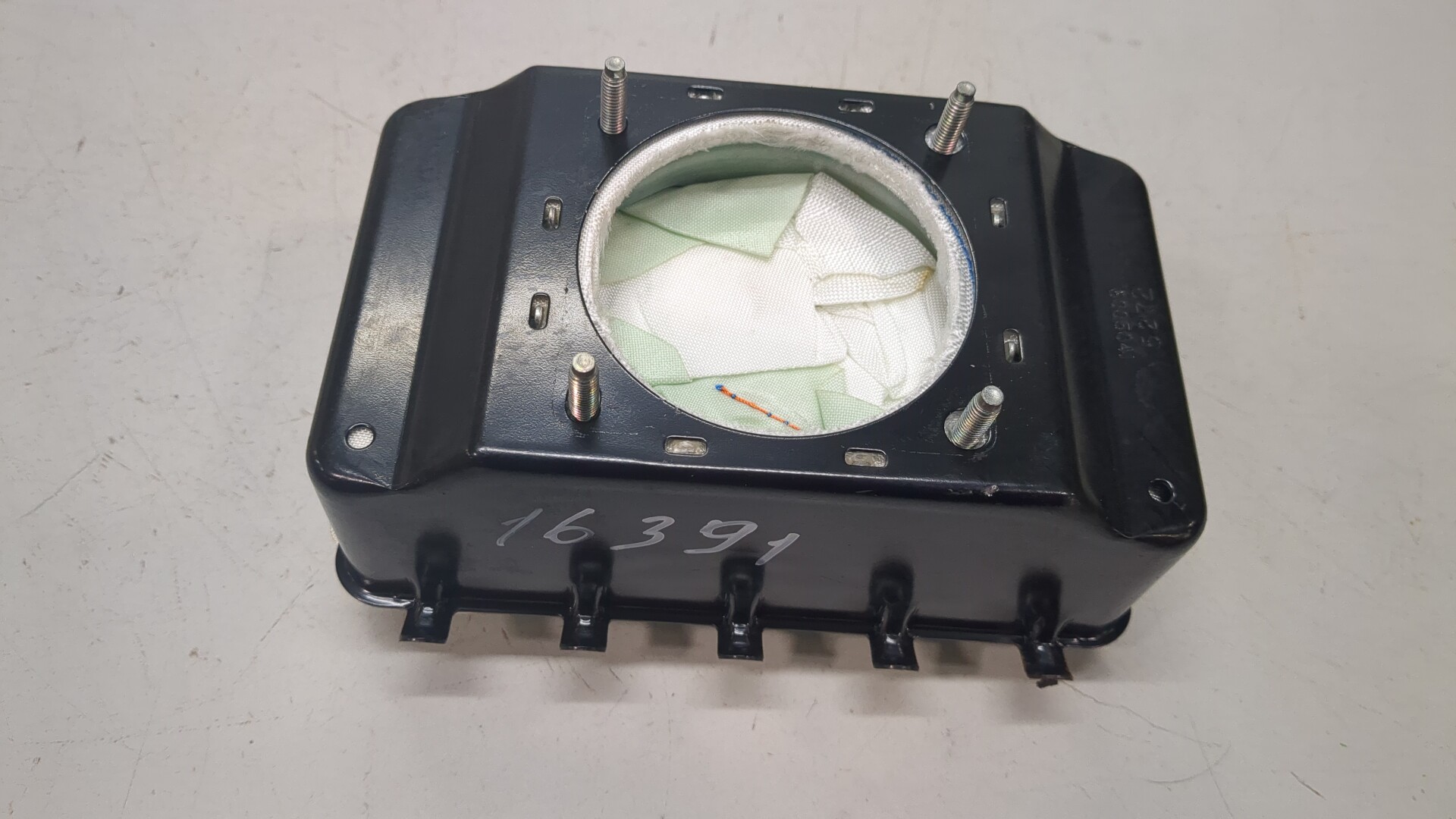 Подушка безопасности пассажирская (в торпедо)