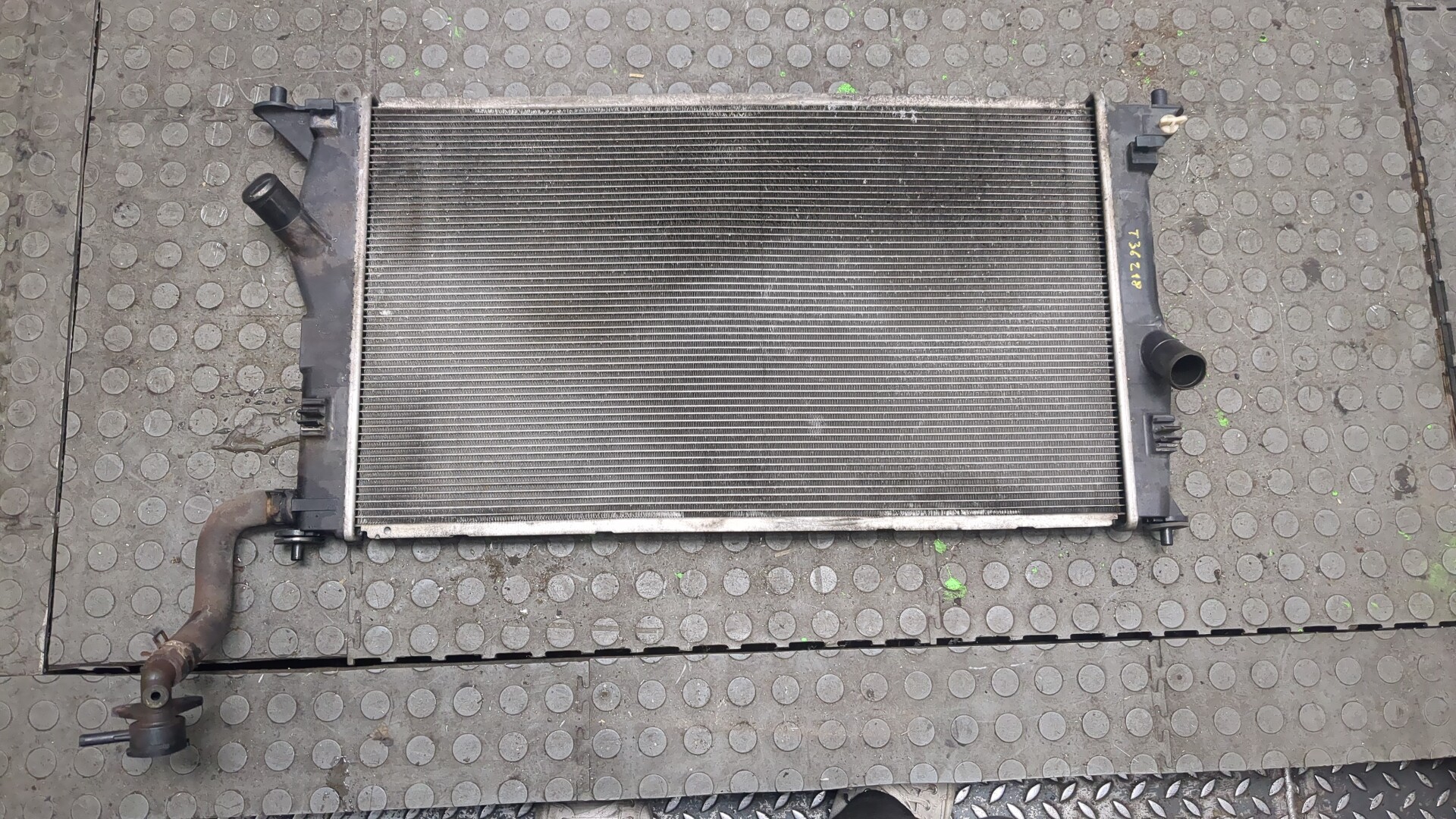 Радиатор охлаждения двигателя основной