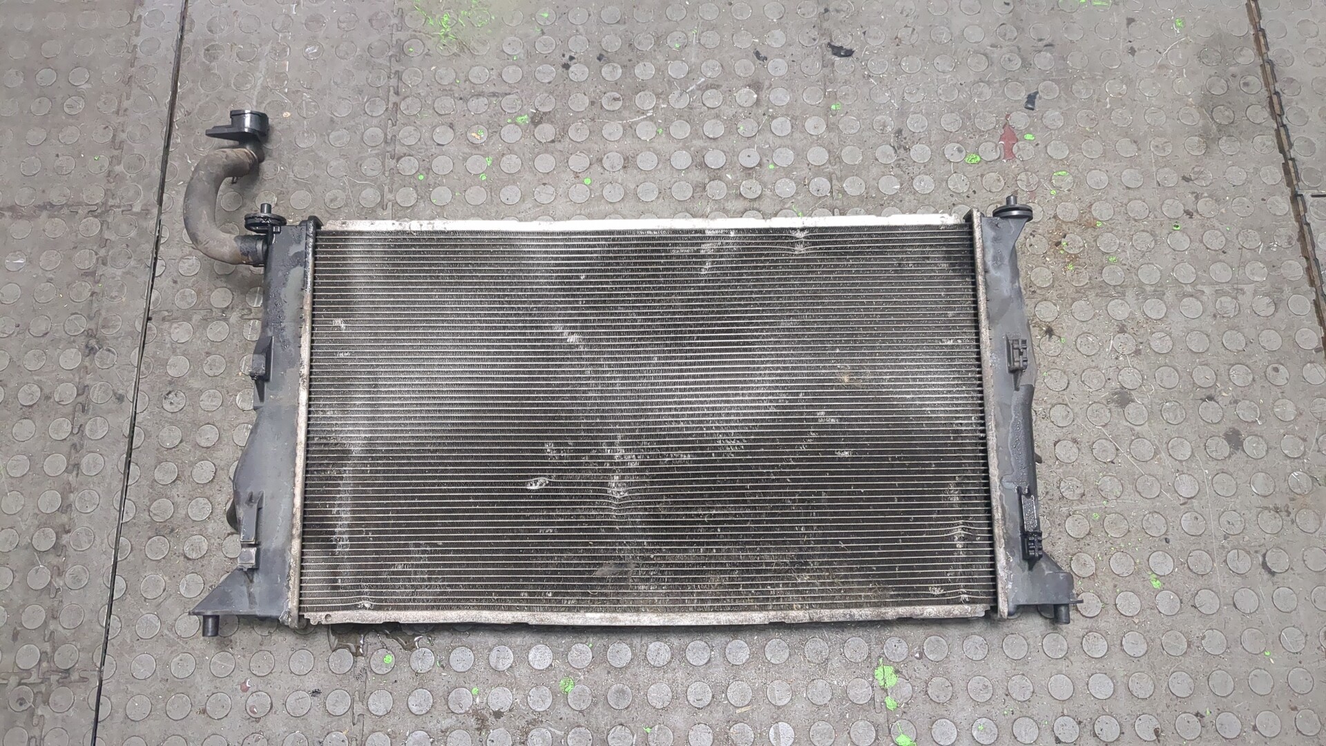 Радиатор охлаждения двигателя основной