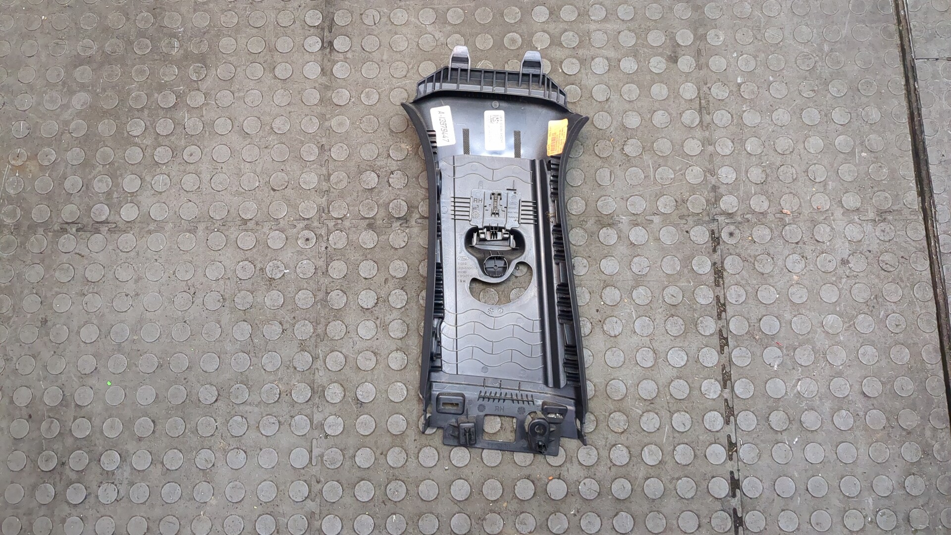 Обшивка стойки