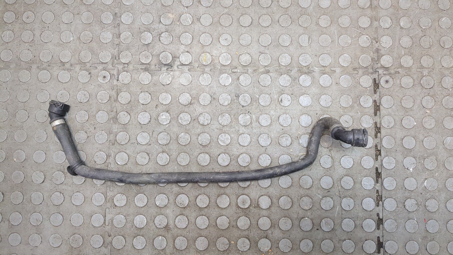 Трубка системы охлаждения