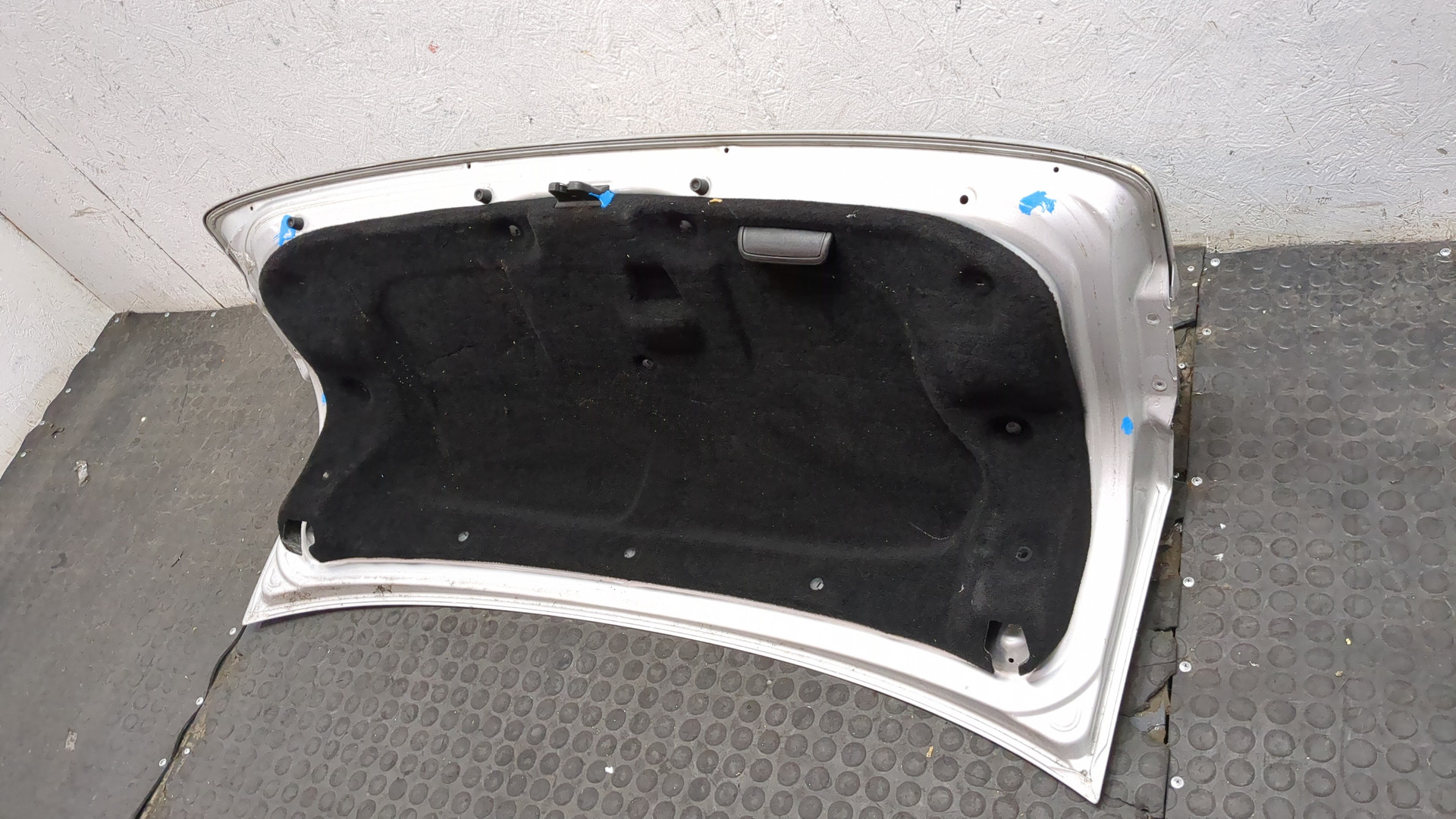 Дверь багажника