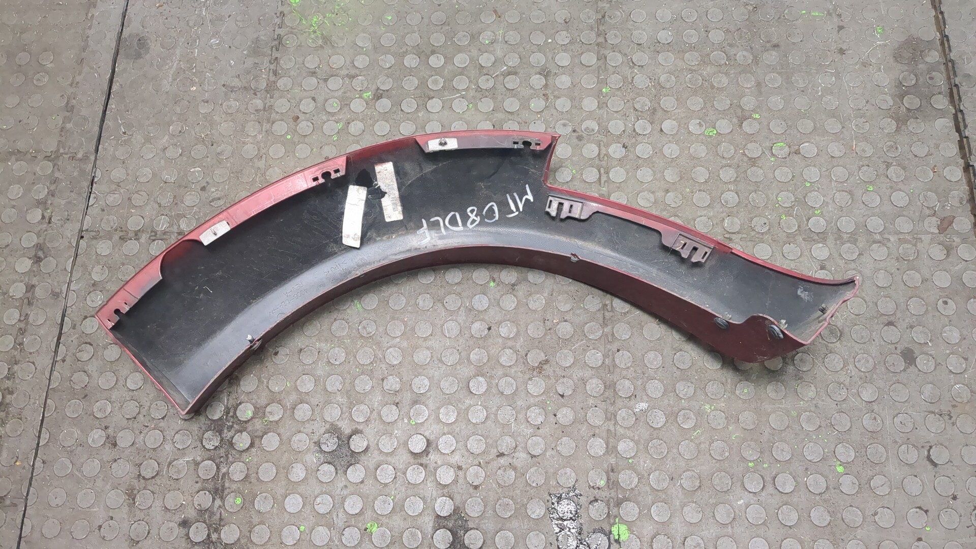Молдинг заднего крыла правого