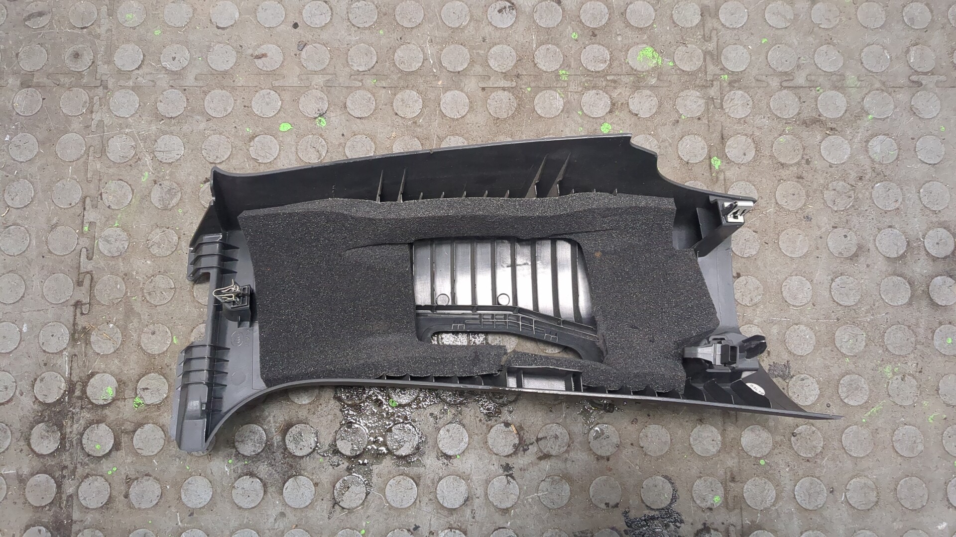 Обшивка стойки