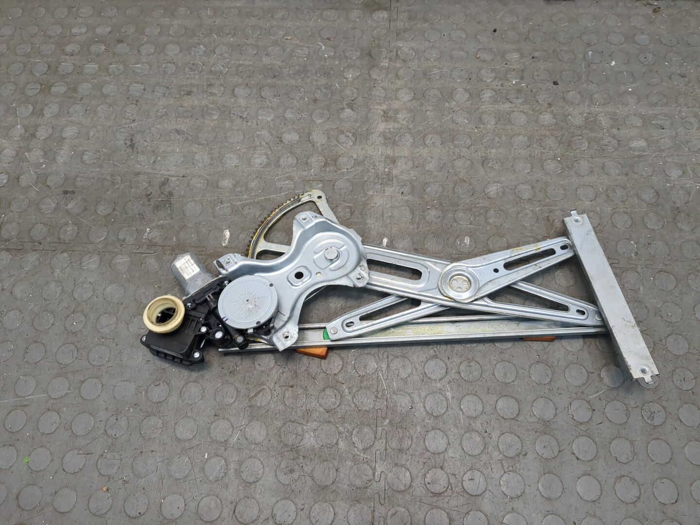 Стеклоподъемник электр. передний правый