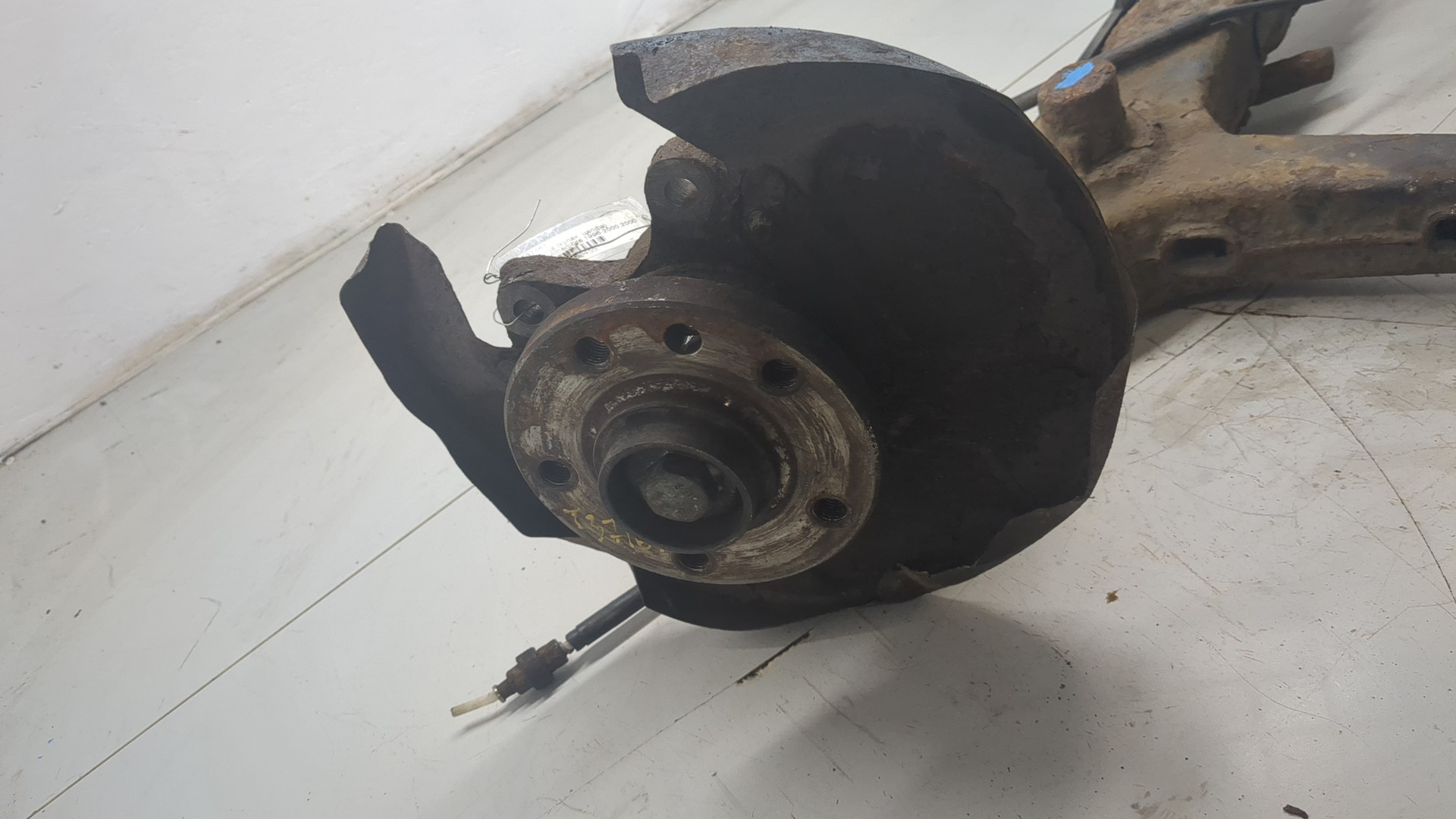 Кулак поворотный задний правый