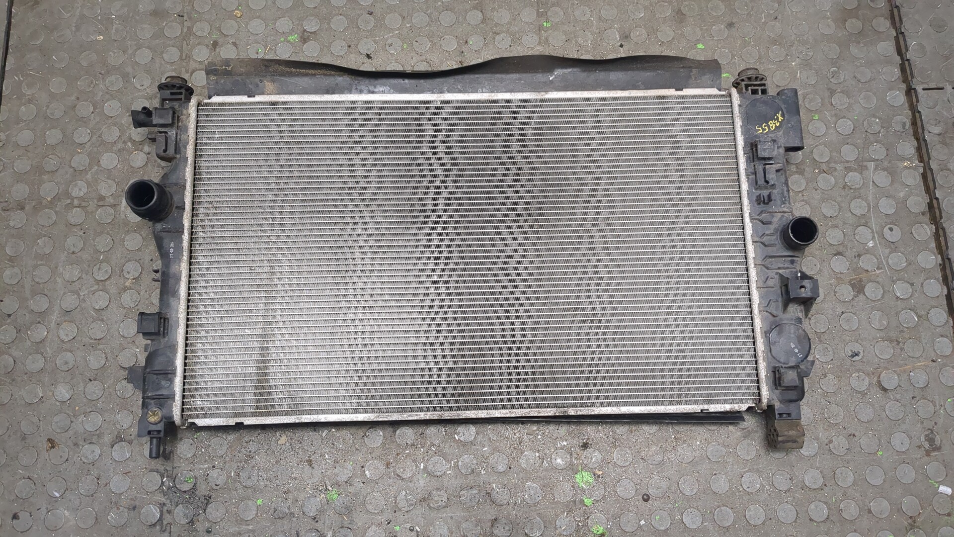 Радиатор охлаждения двигателя основной