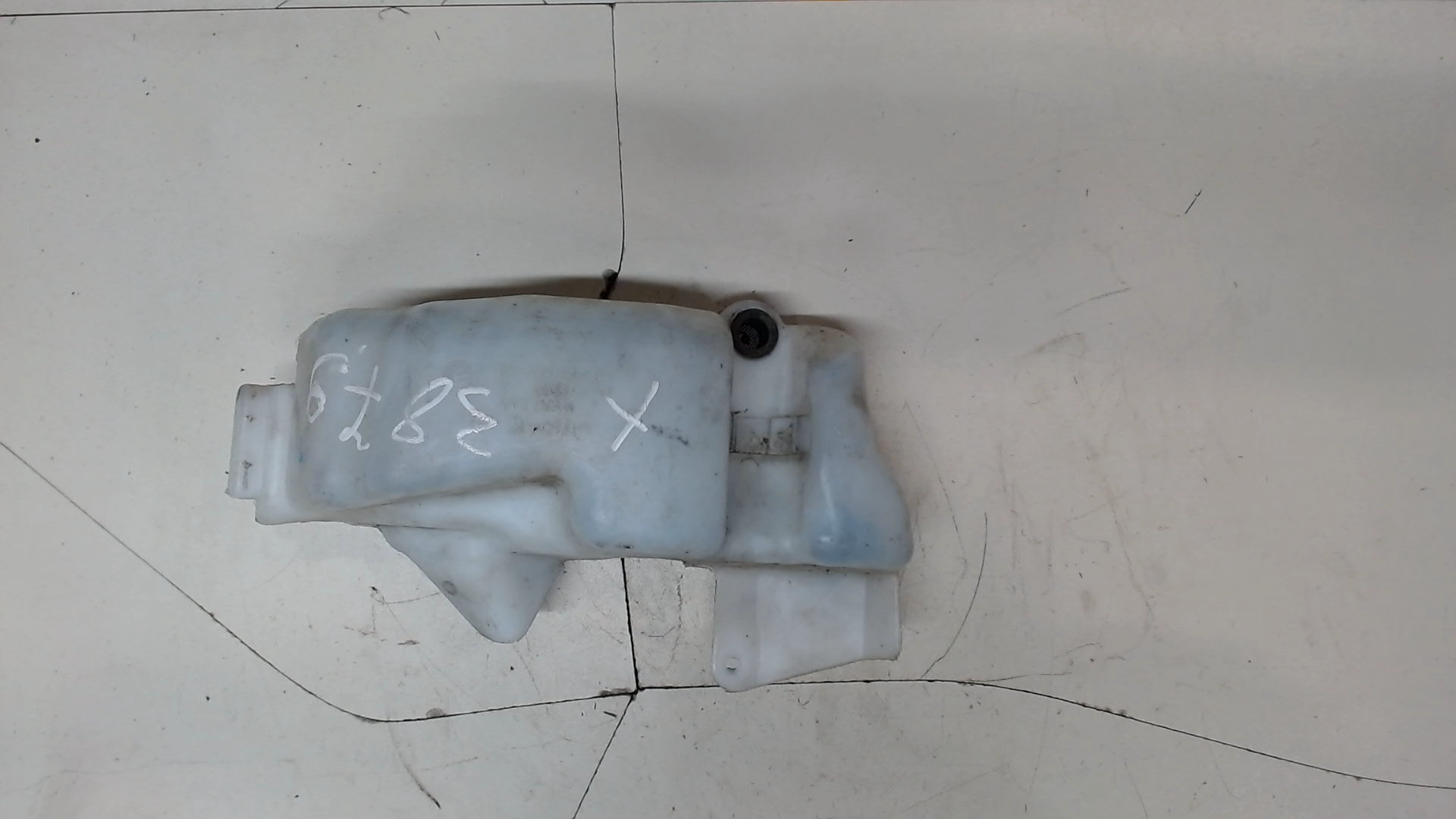 Бачок омывателя лобового стекла