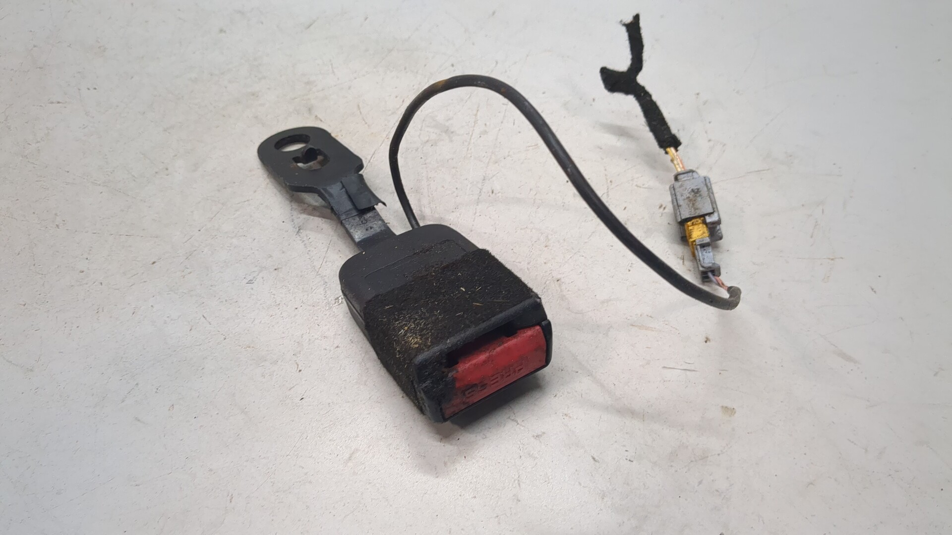 Ответная часть ремня безопасности