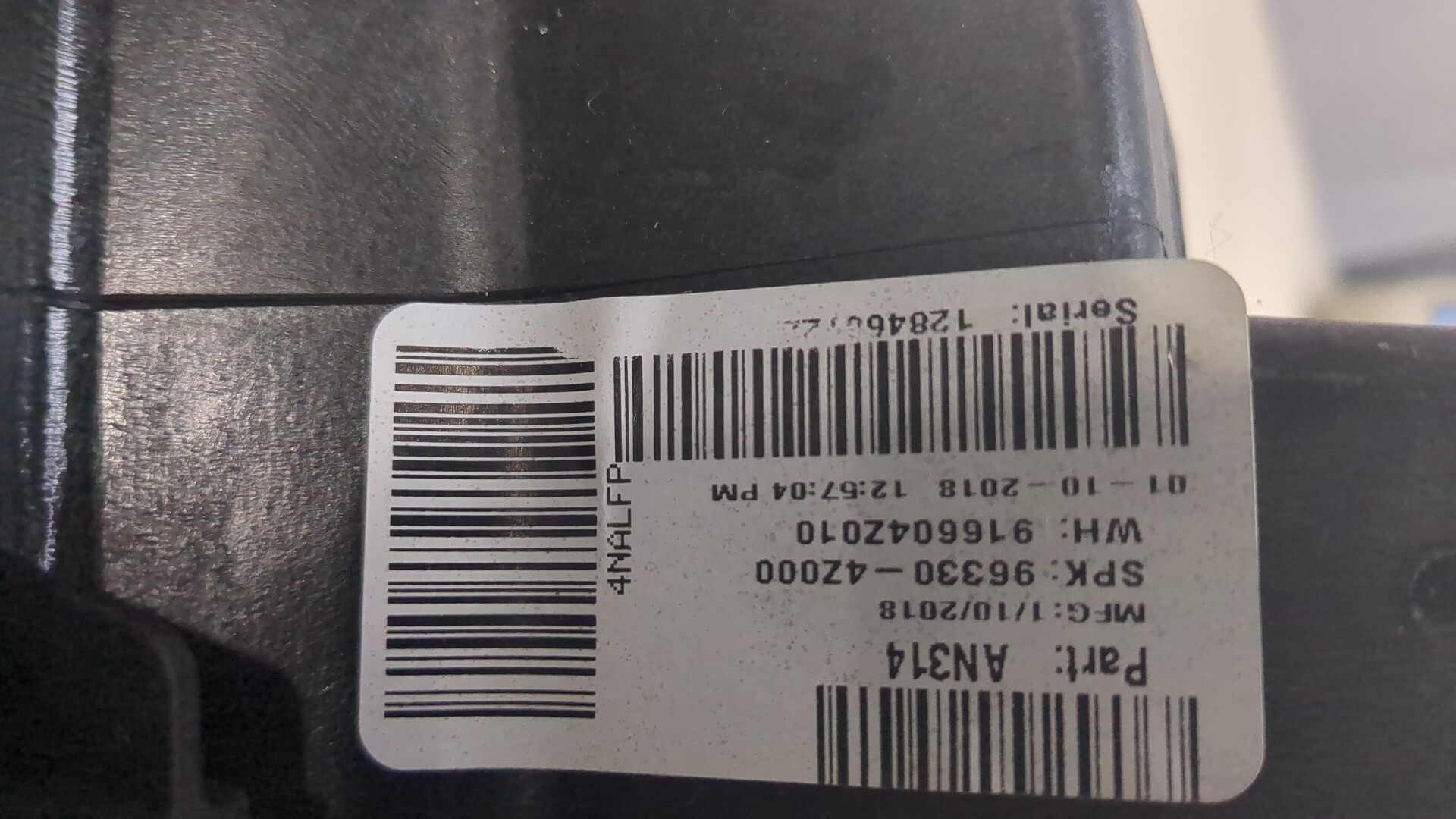 Стеклоподъемник электр. задний правый