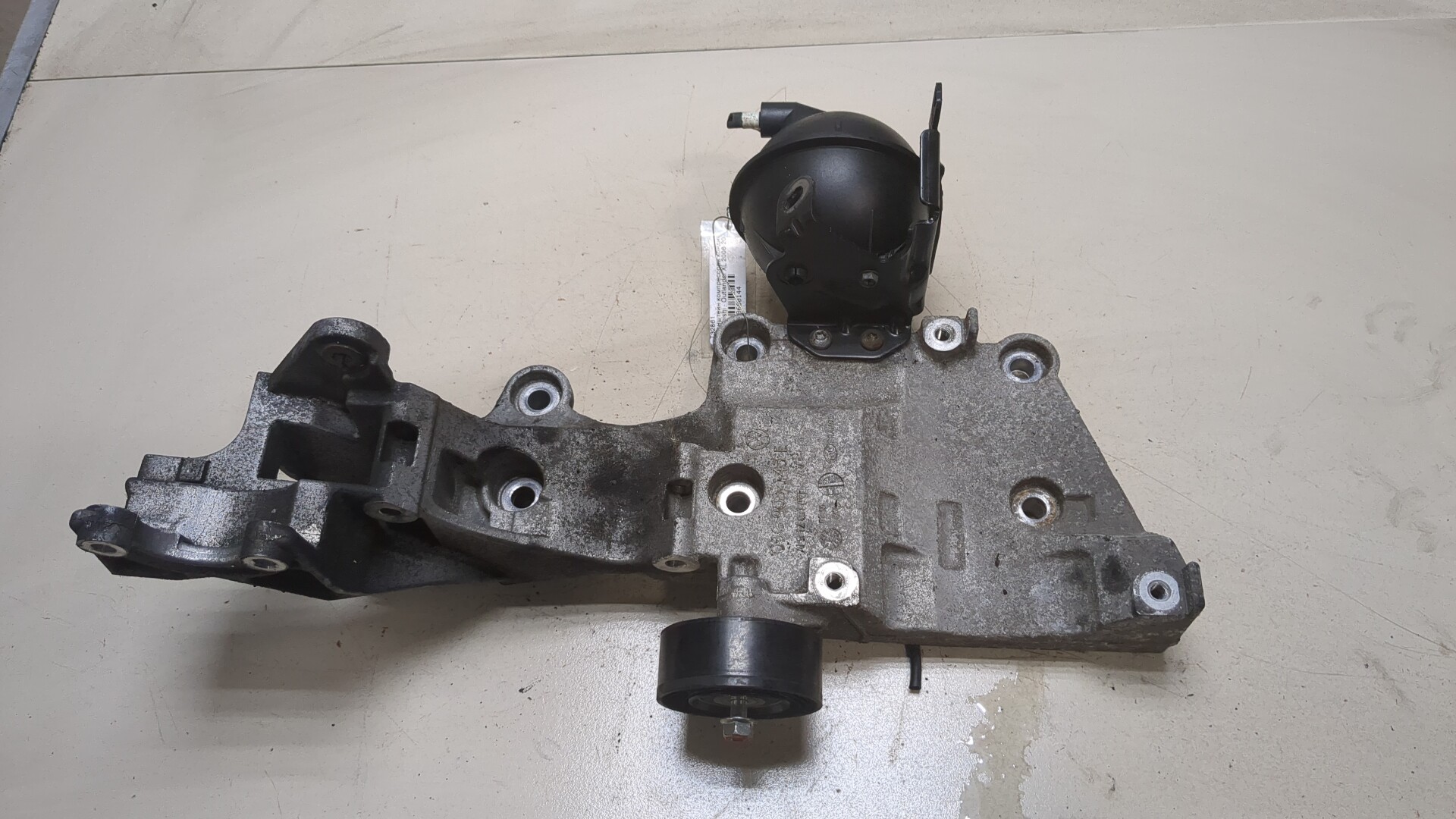 Кронштейн генератора