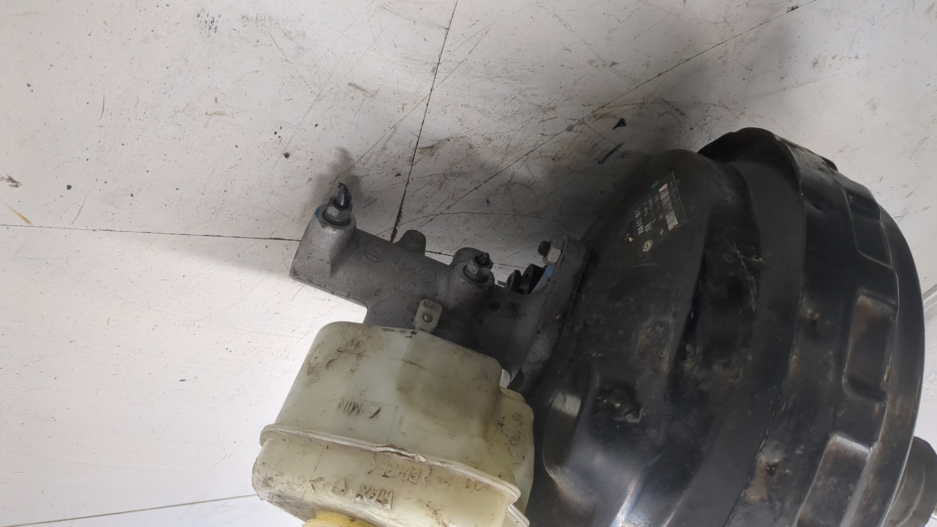 Цилиндр тормозной главный