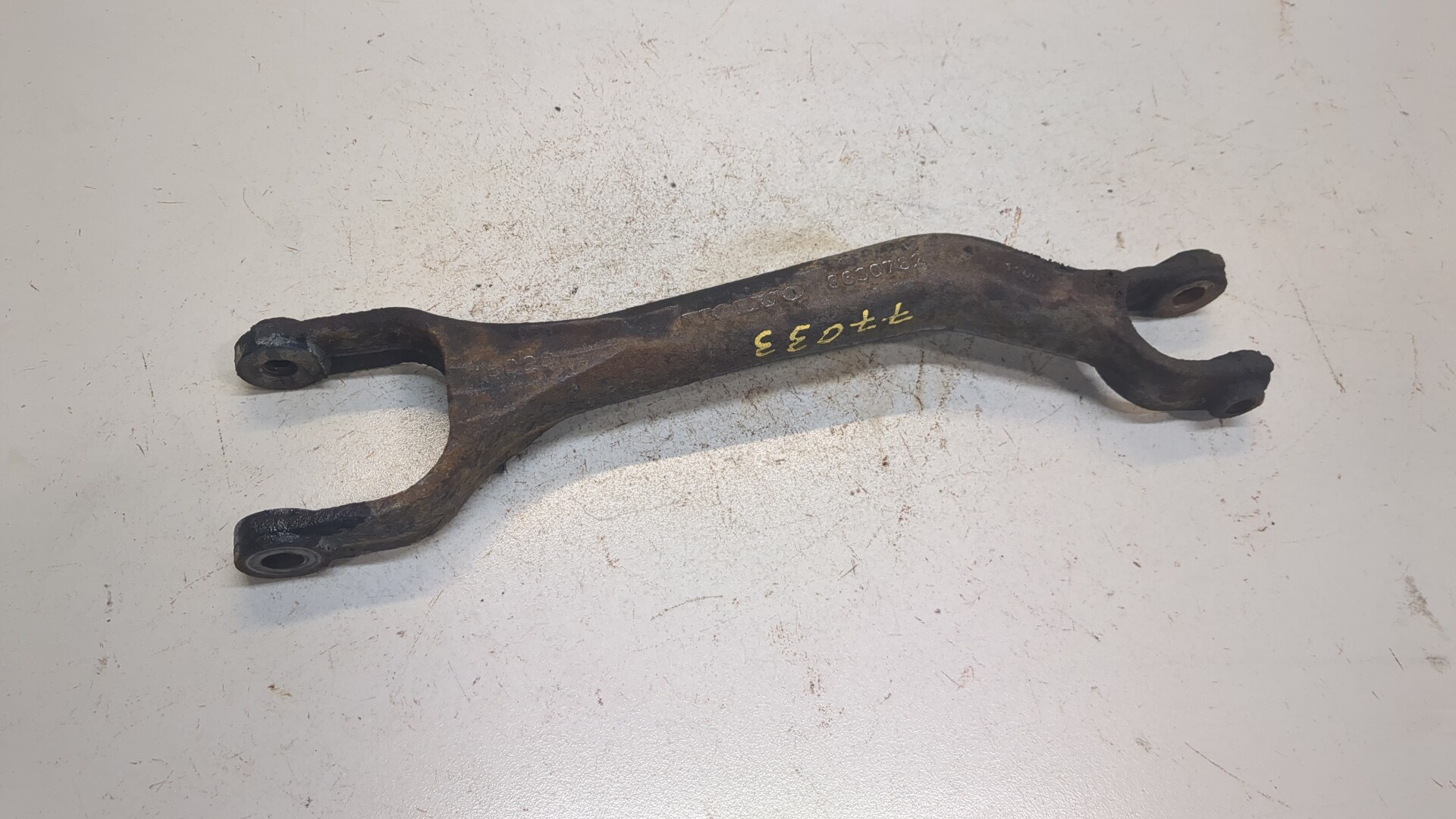 Рычаг задний левый