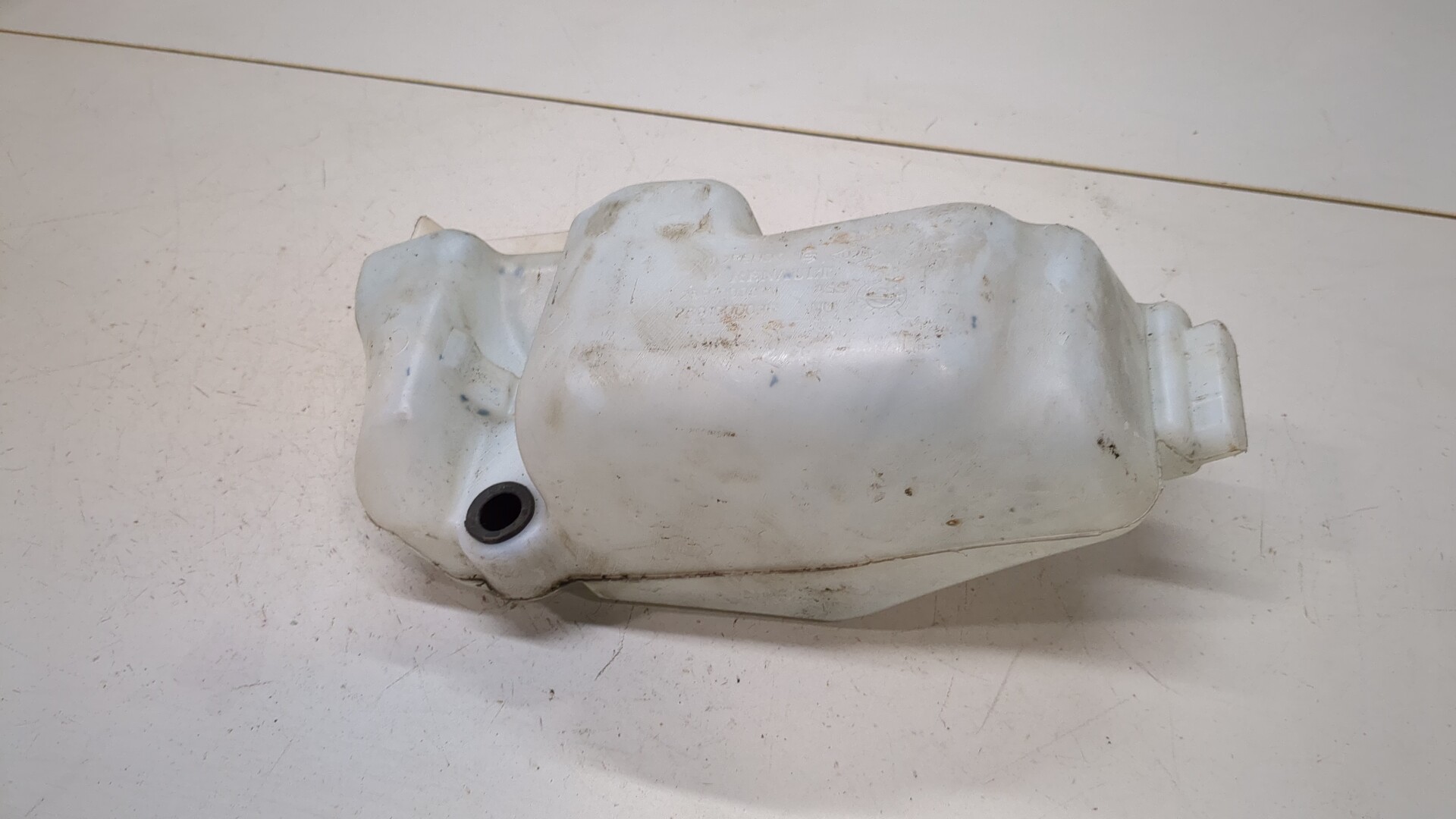 Бачок омывателя лобового стекла