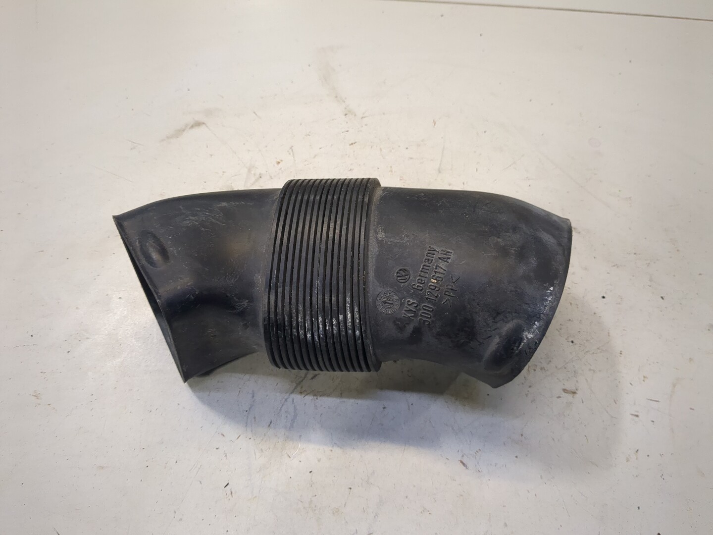 Патрубок воздушного фильтра