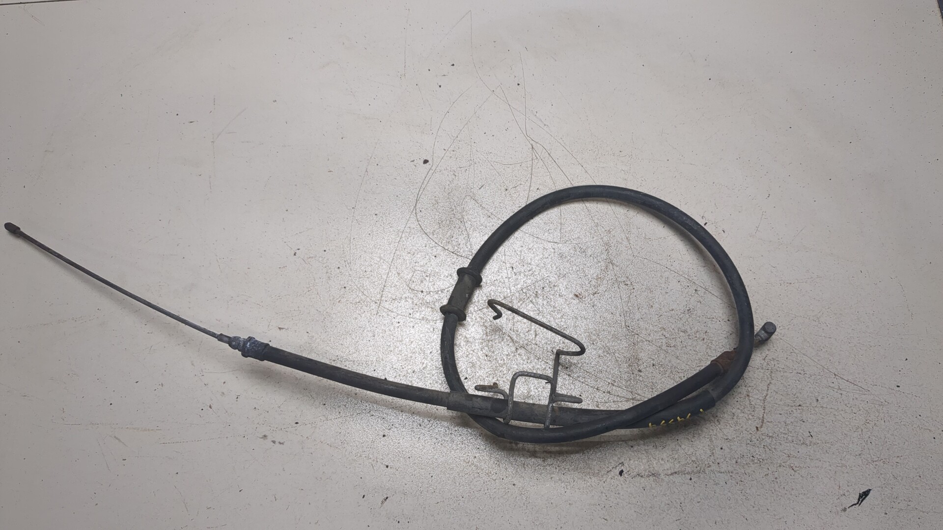 Трос стояночного тормоза