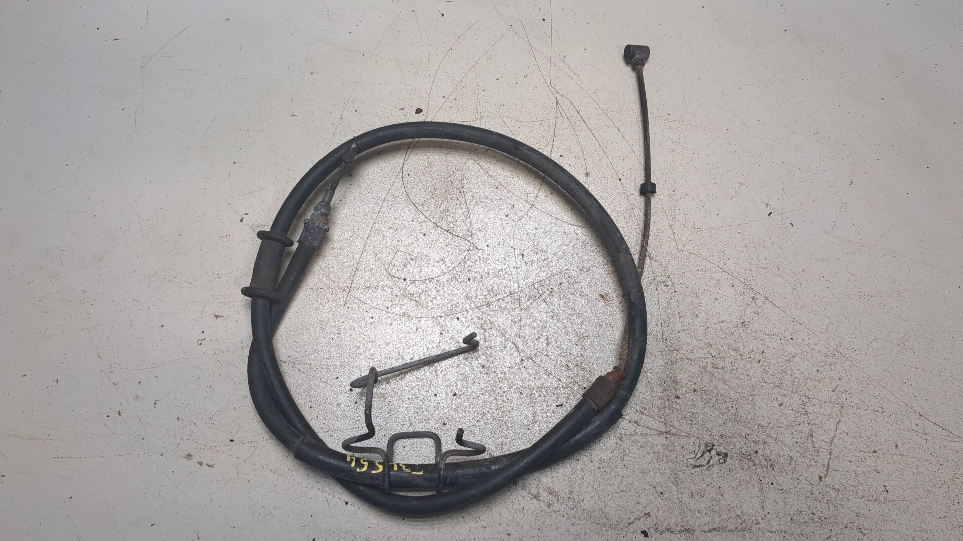 Трос стояночного тормоза