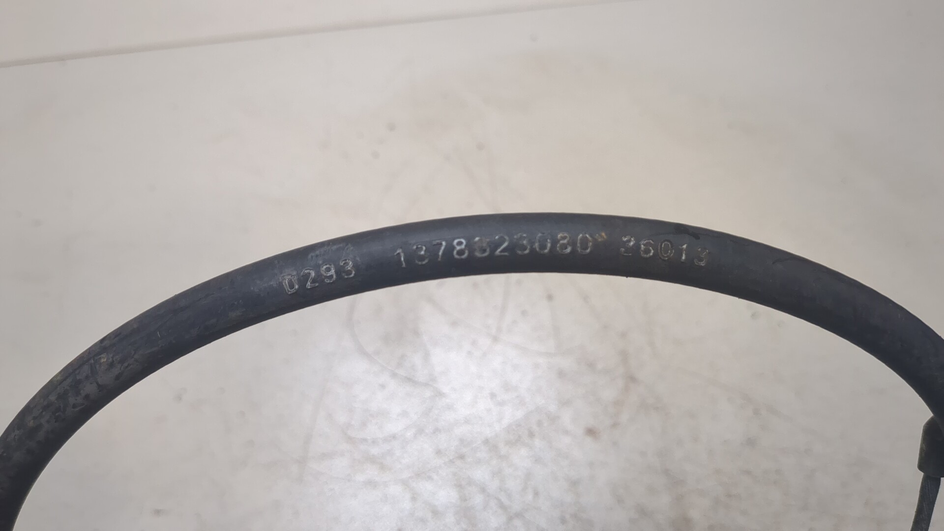 Трос стояночного тормоза